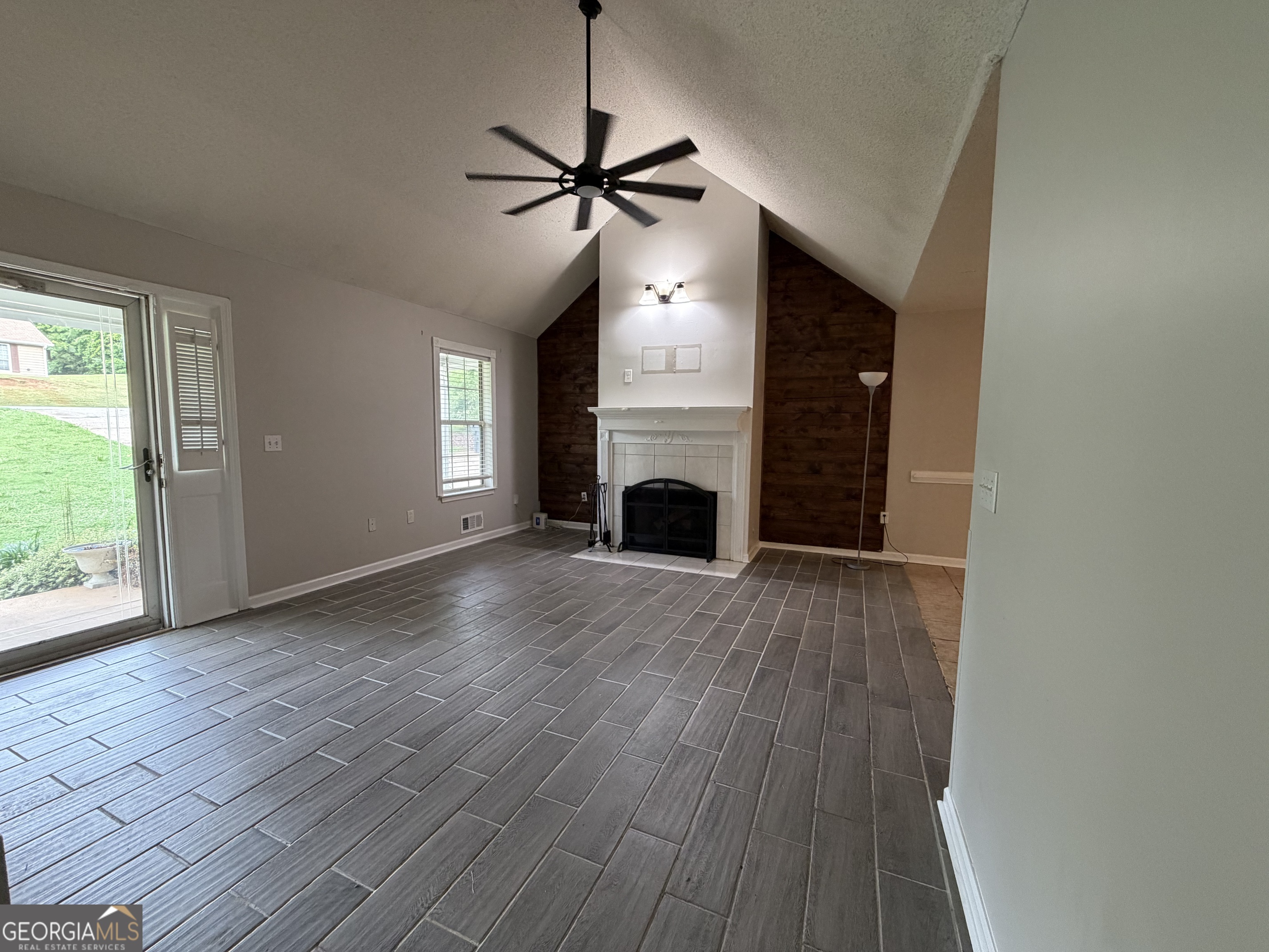 130 Lakefront Drive Property Photo 4
