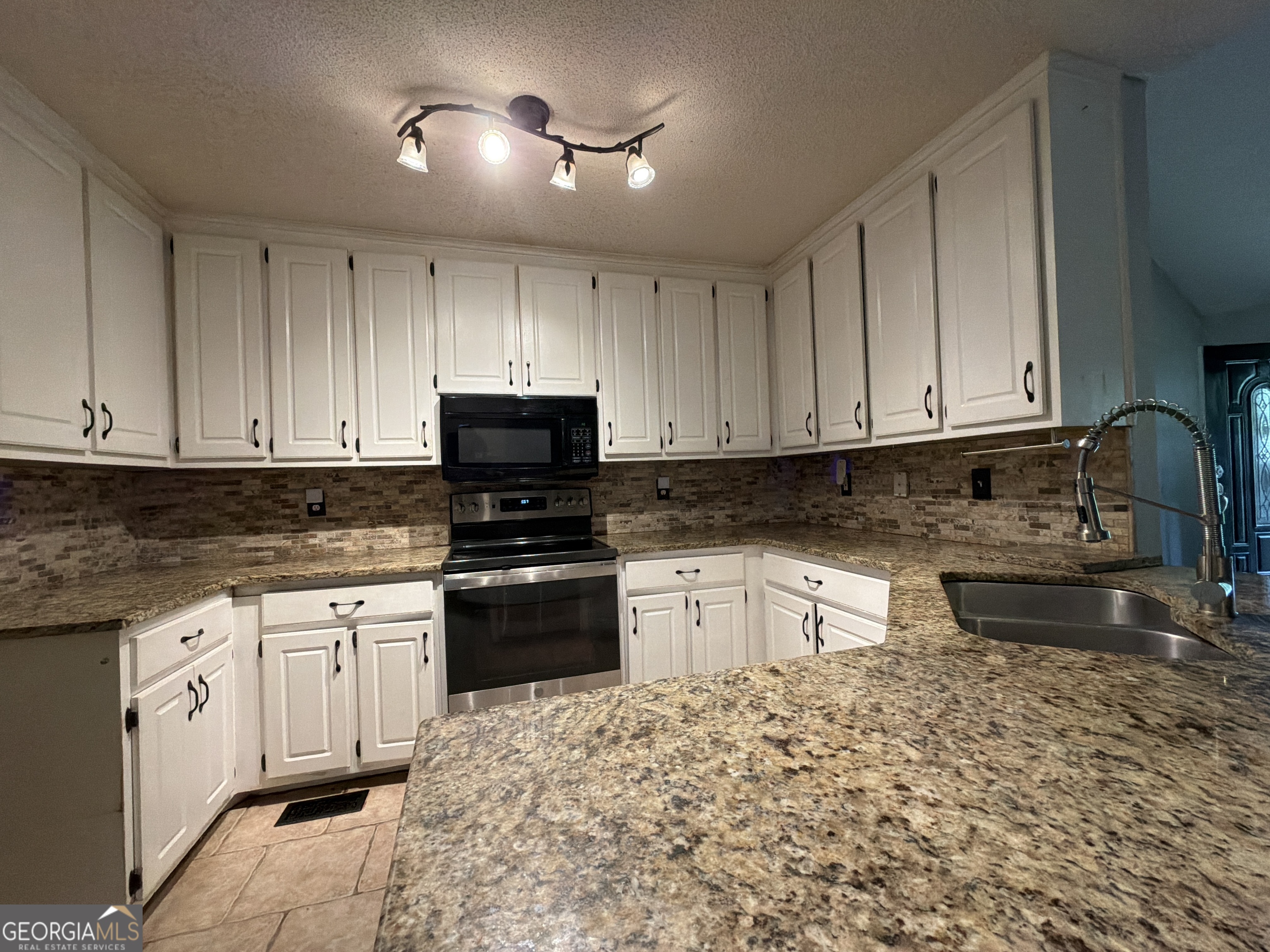130 Lakefront Drive Property Photo 6