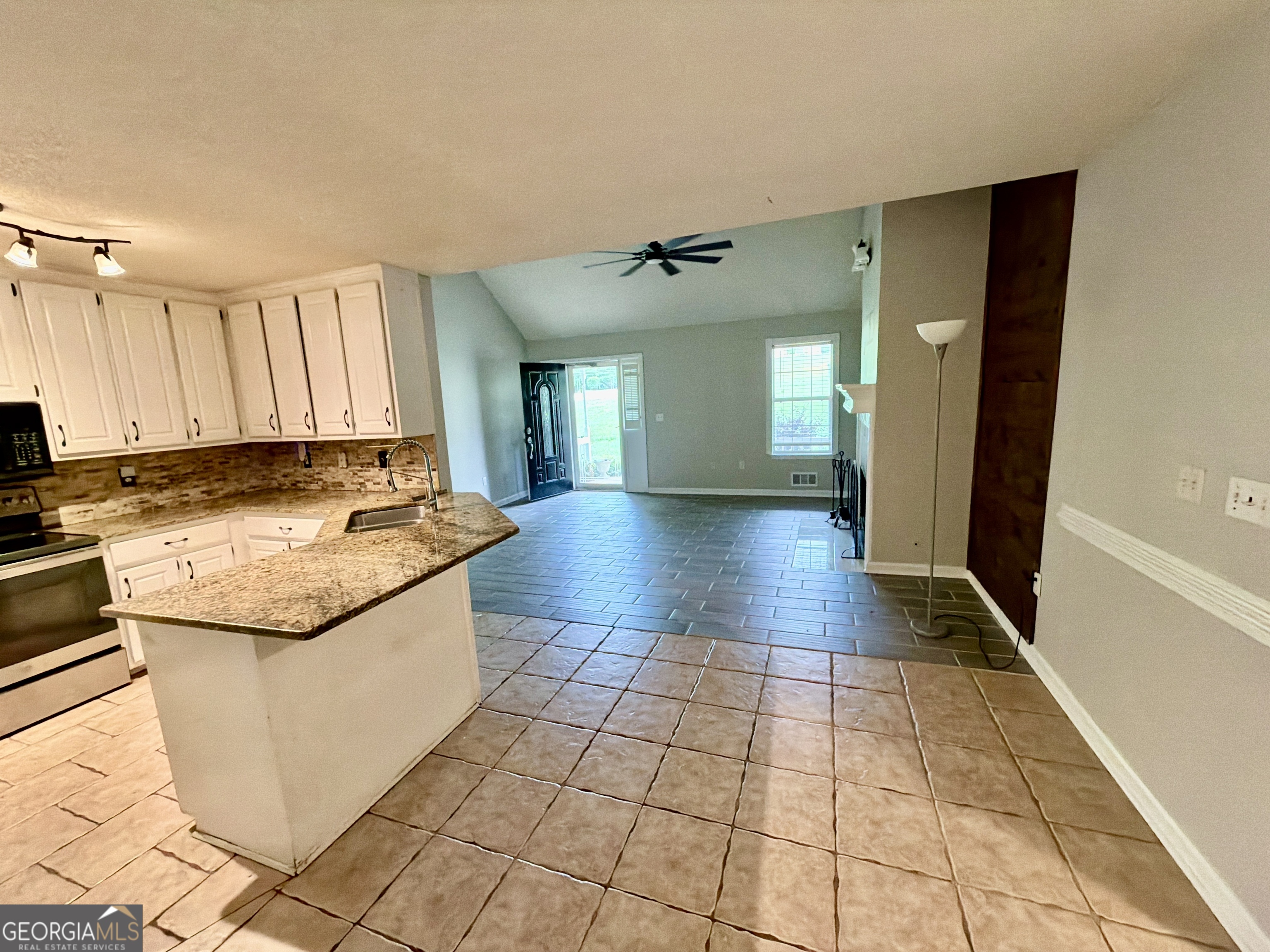 130 Lakefront Drive Property Photo 7