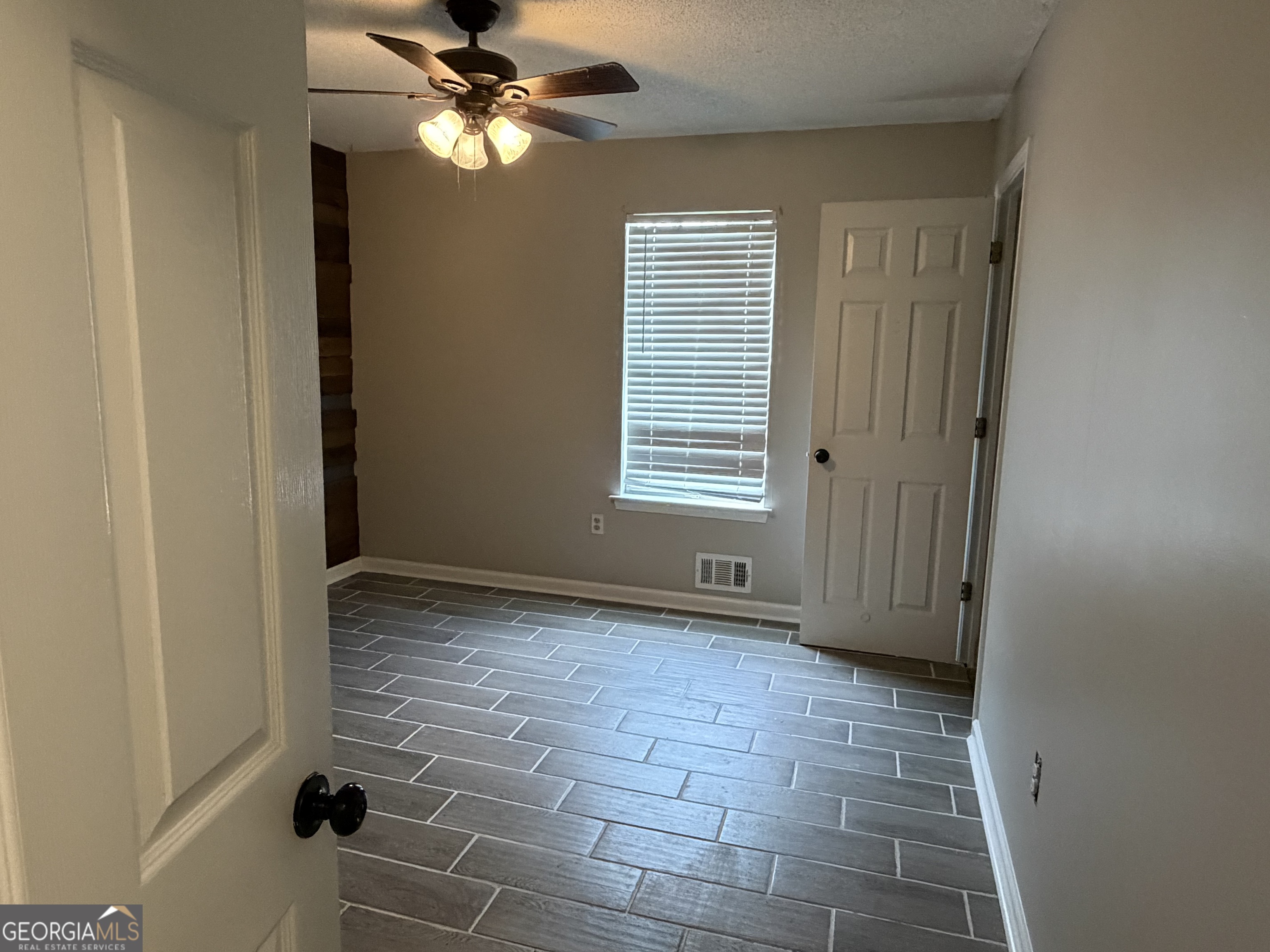 130 Lakefront Drive Property Photo 9