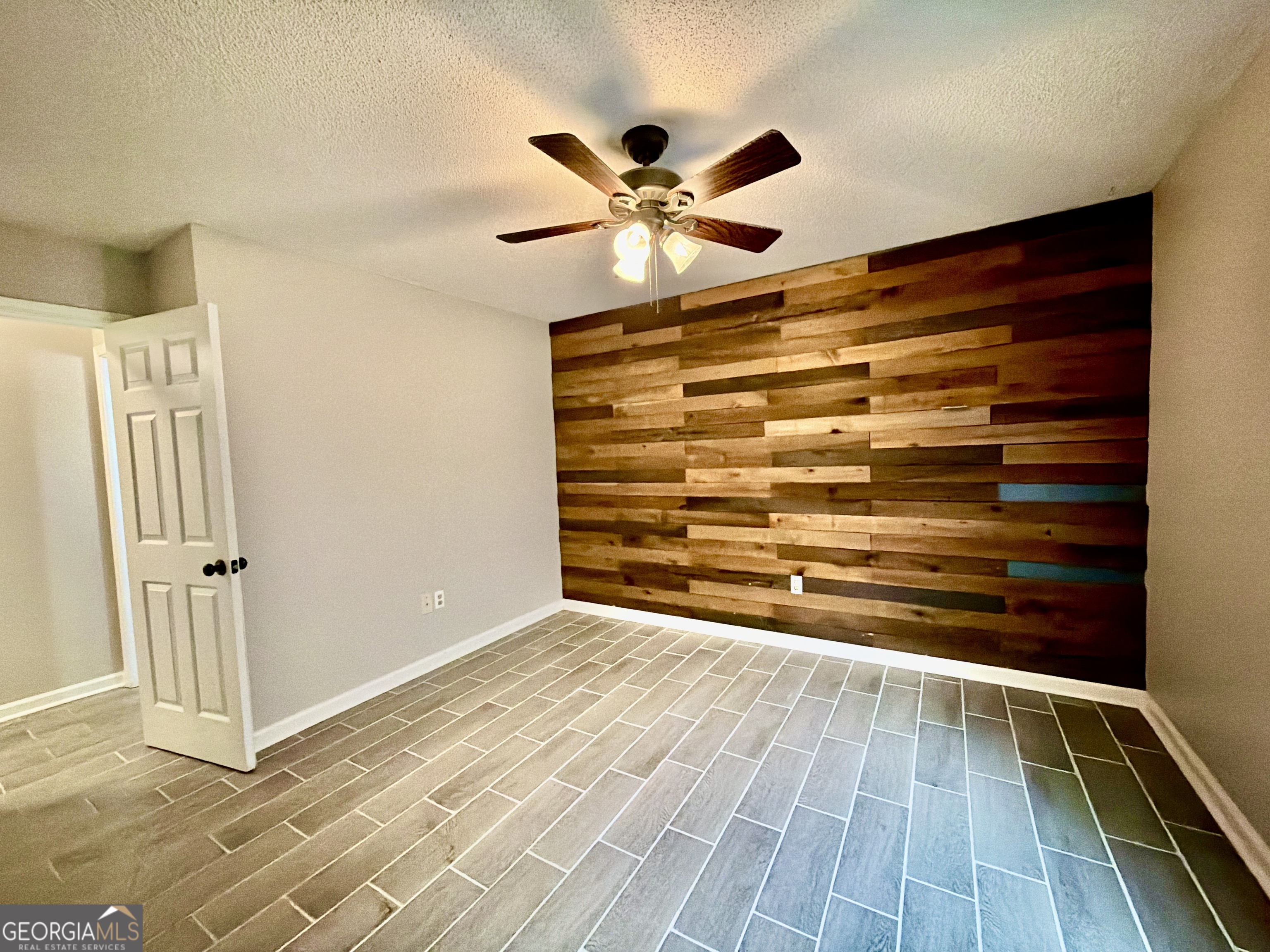 130 Lakefront Drive Property Photo 10