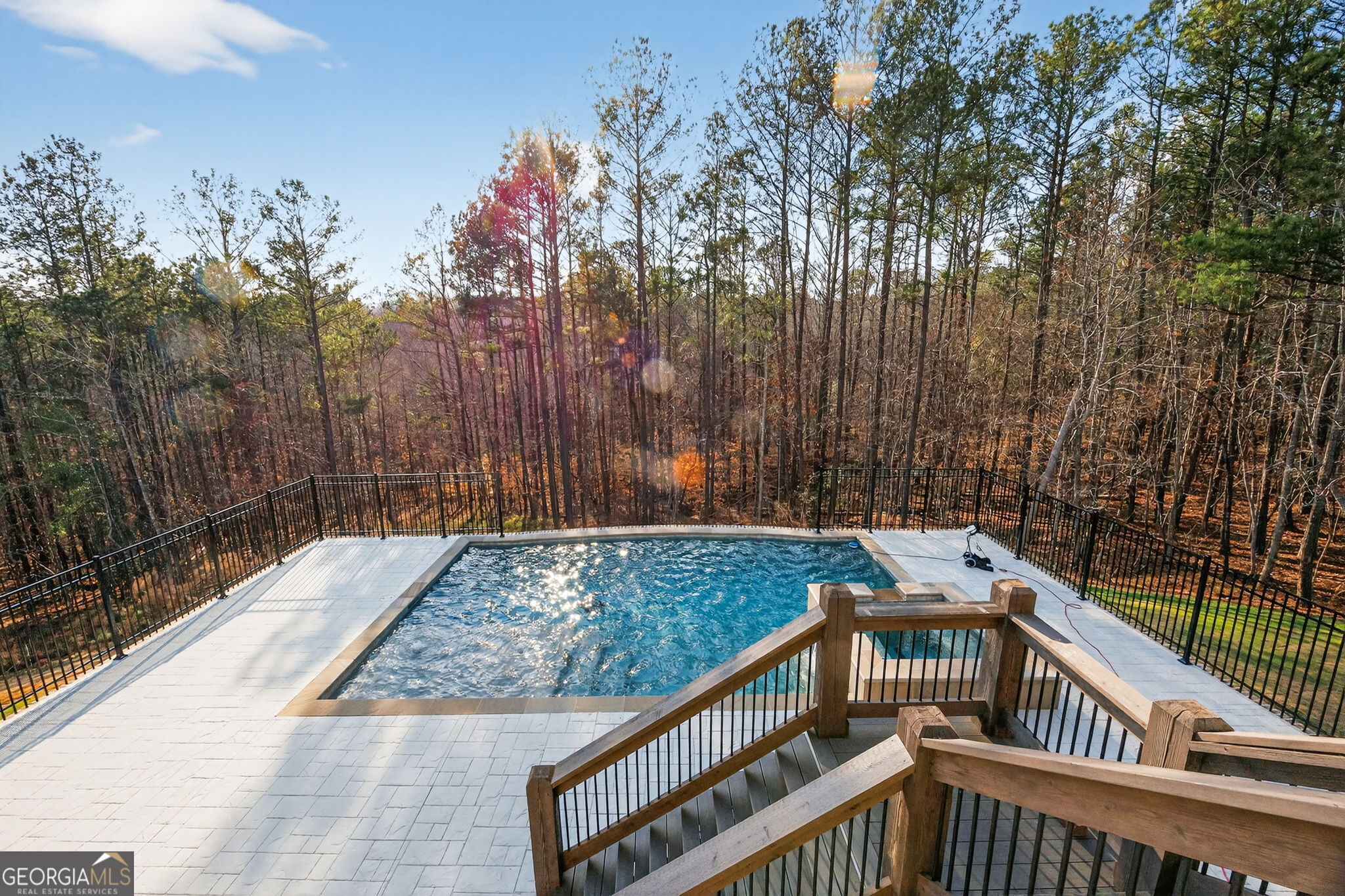 615 Forest Pointe Drive Property Photo 2