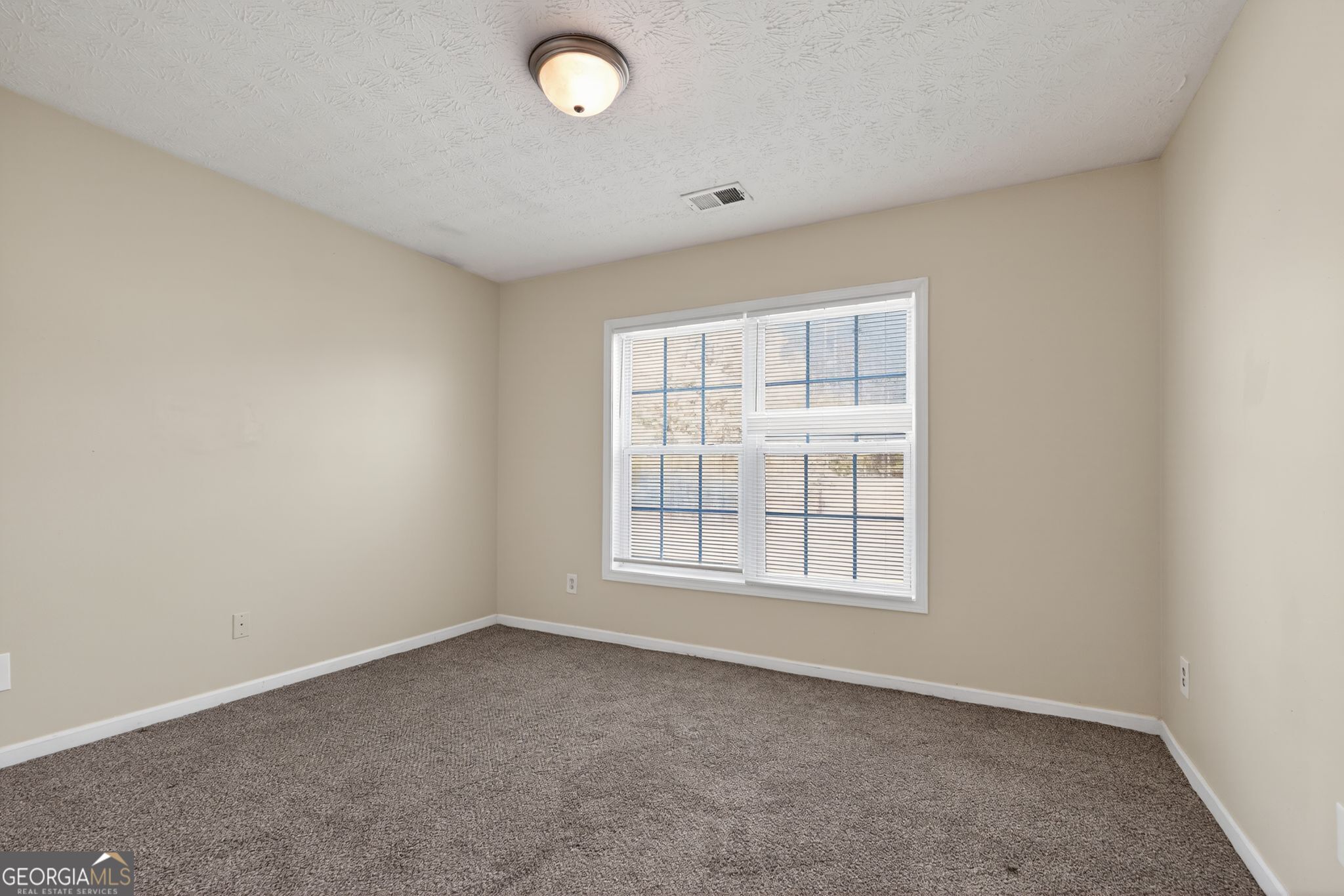 3885 Riverside Parkway Property Photo 5