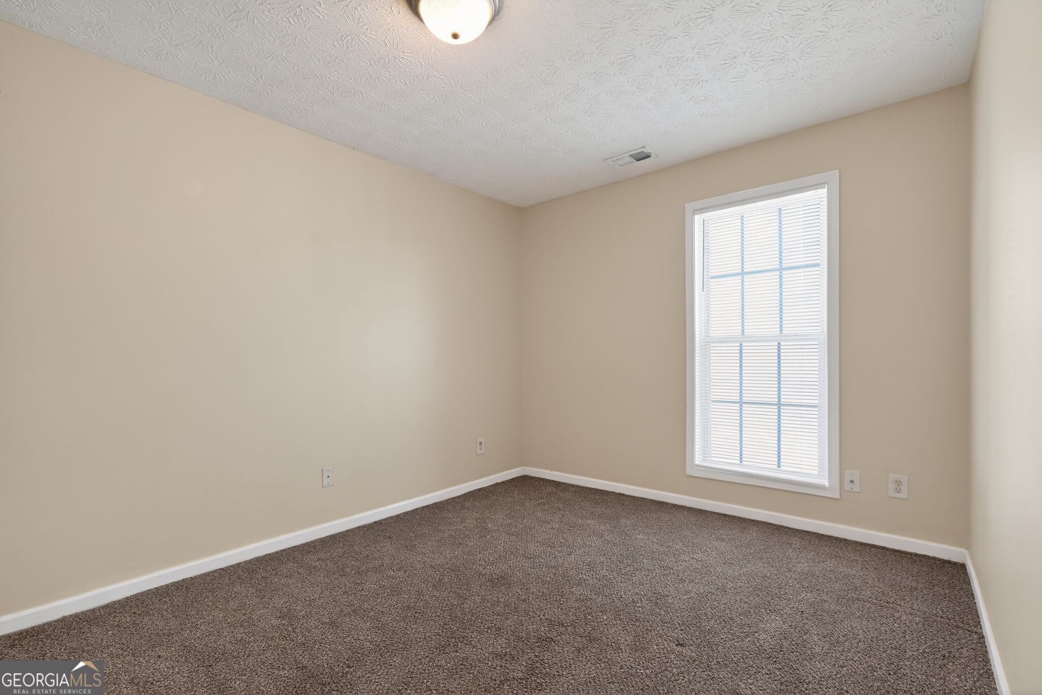 3885 Riverside Parkway Property Photo 9