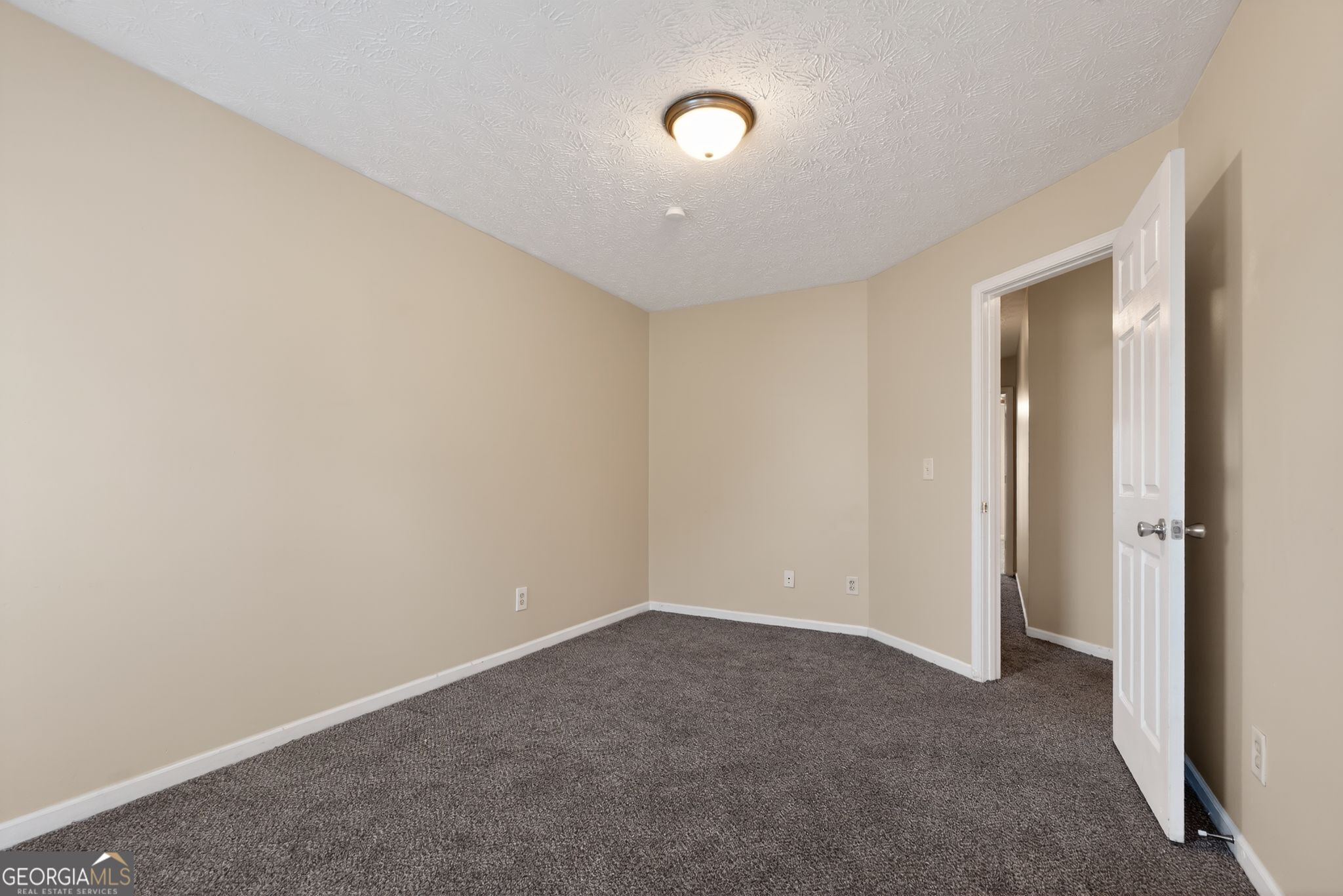 3885 Riverside Parkway Property Photo 11
