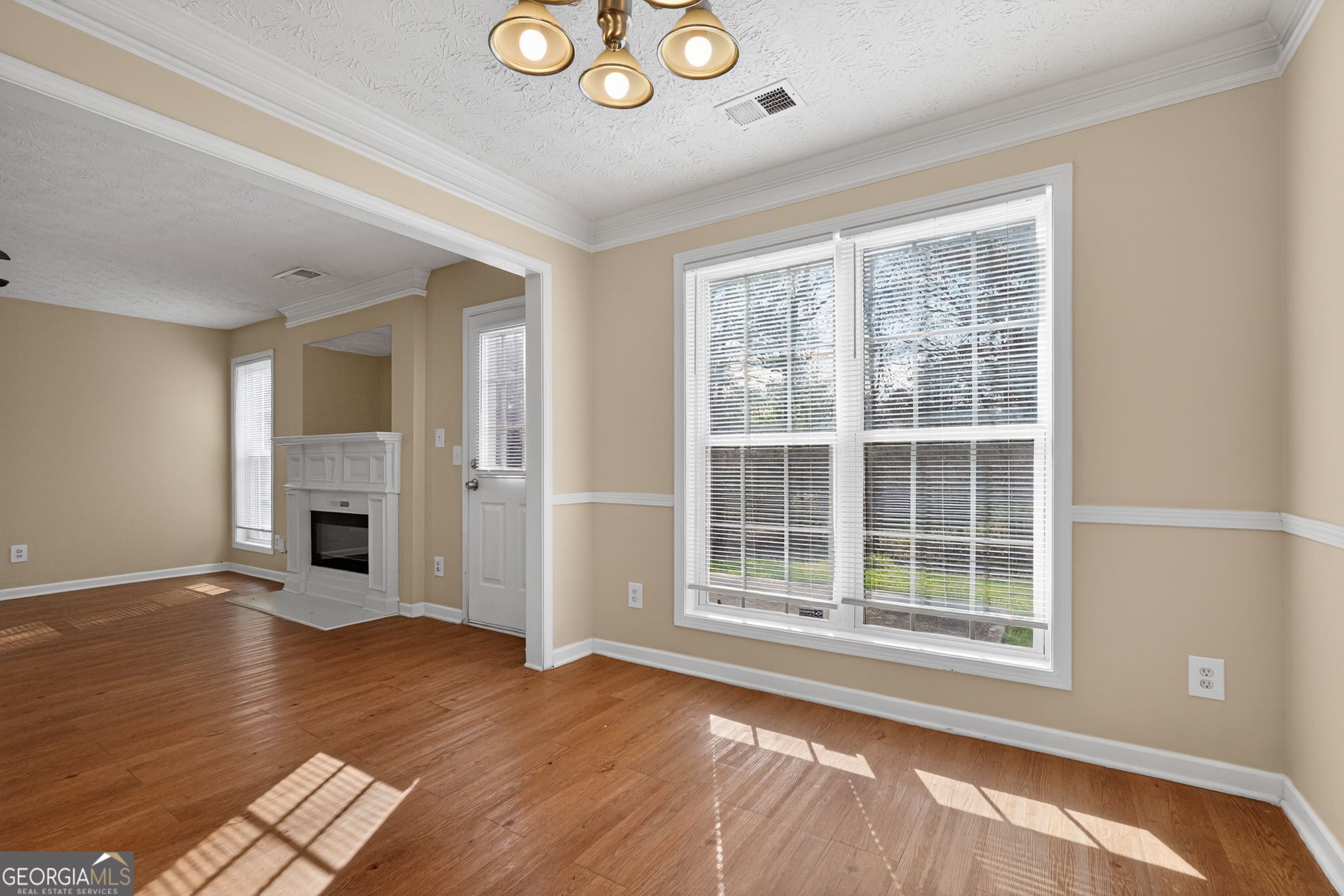 3885 Riverside Parkway Property Photo 12