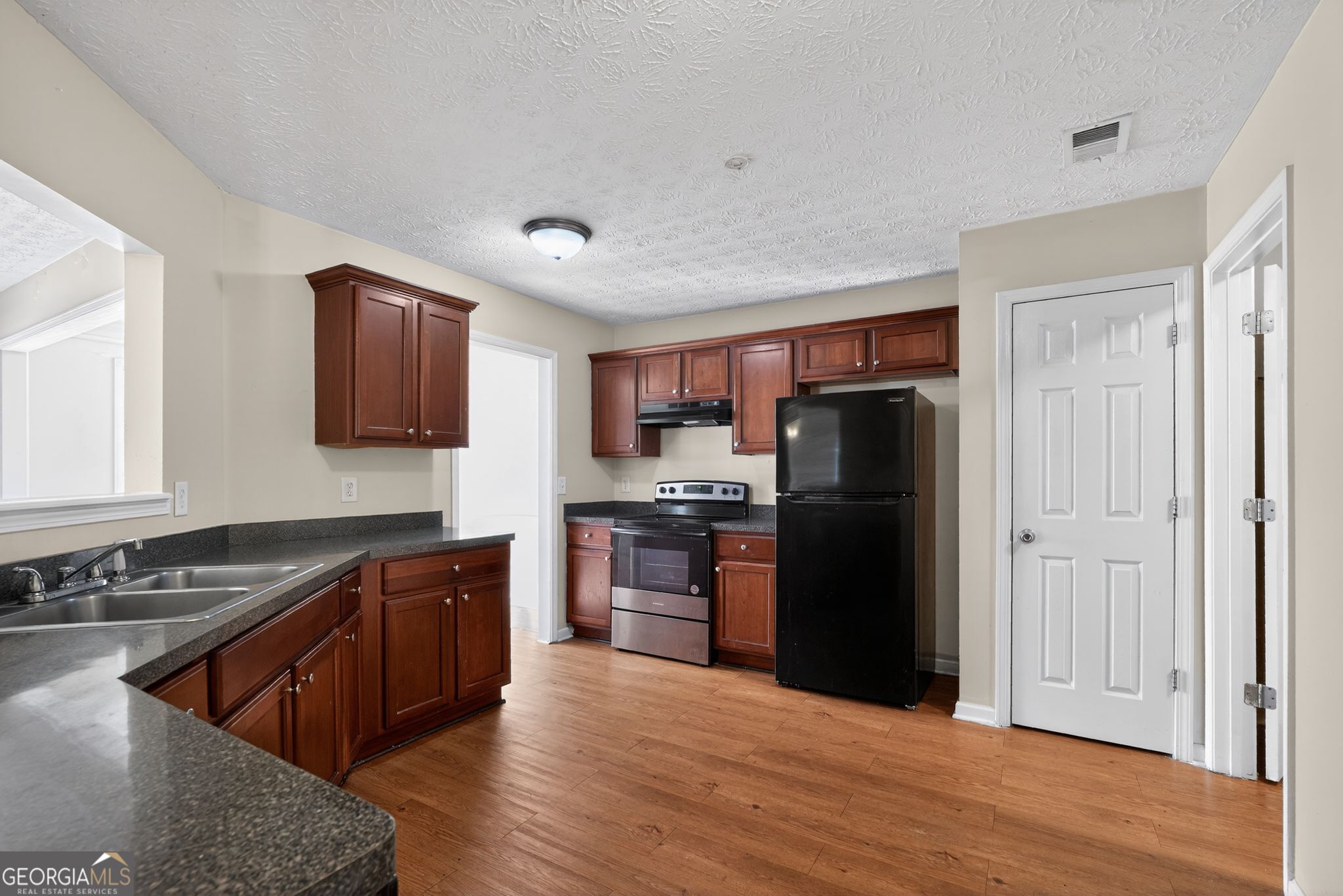 3885 Riverside Parkway Property Photo 17