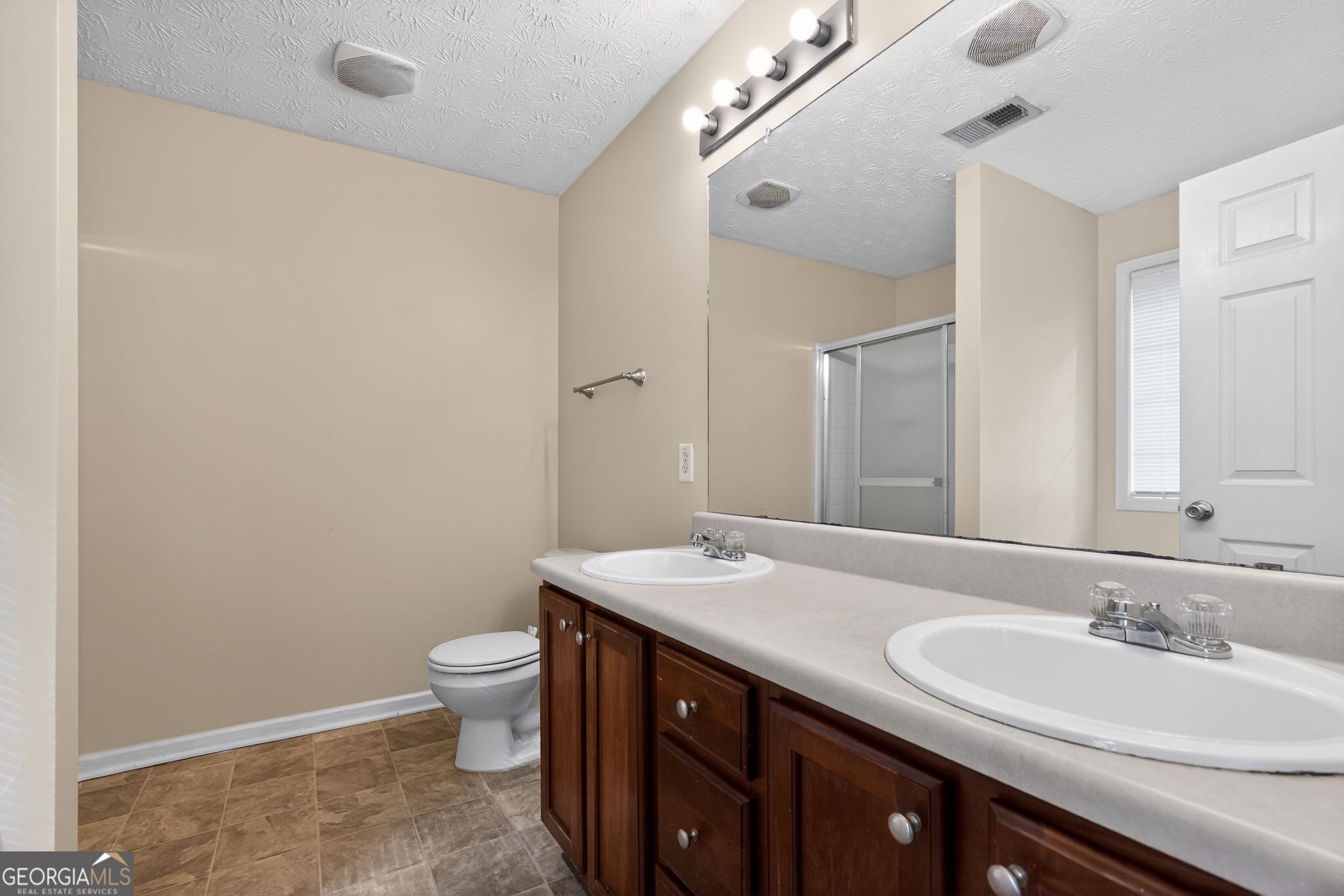 3885 Riverside Parkway Property Photo 29