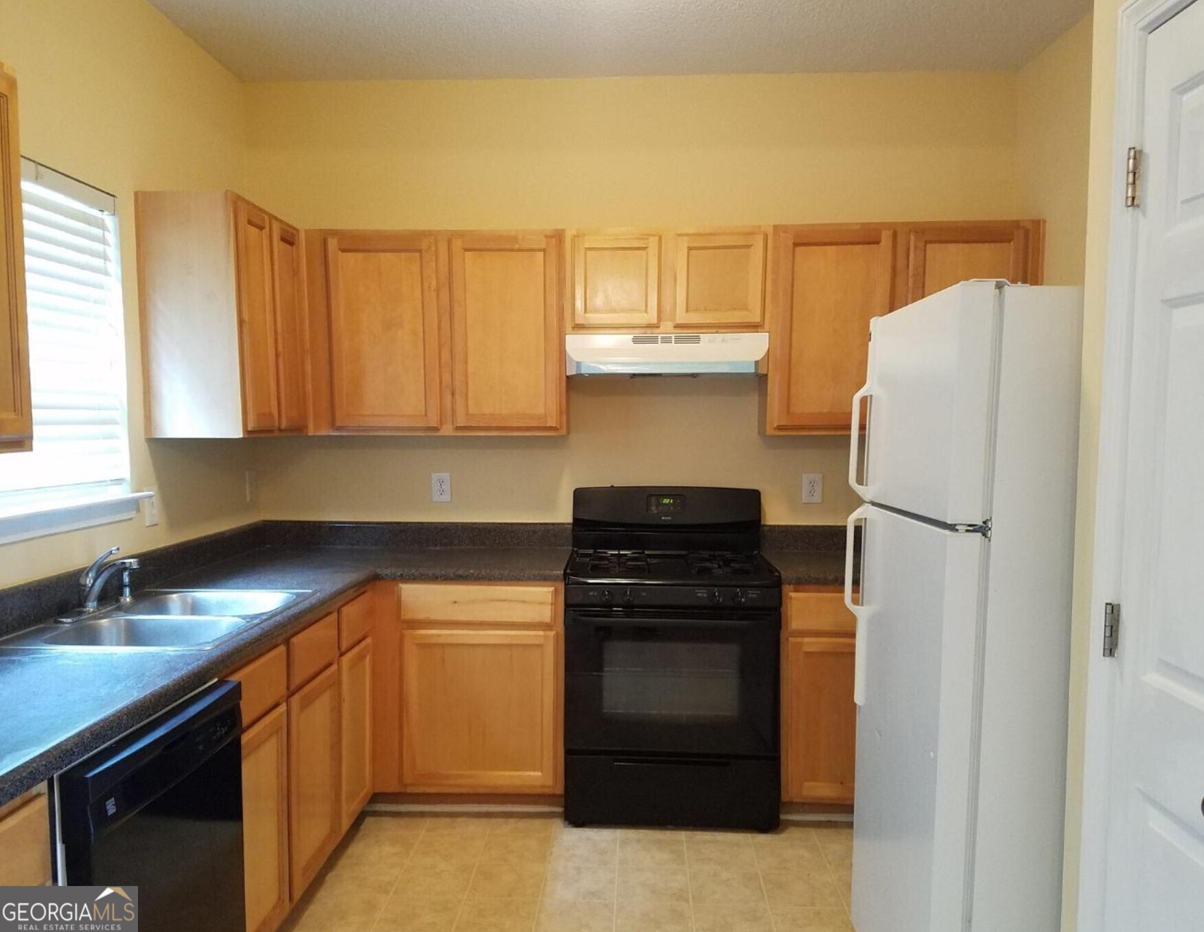 7777 Newbury Drive Property Photo 2