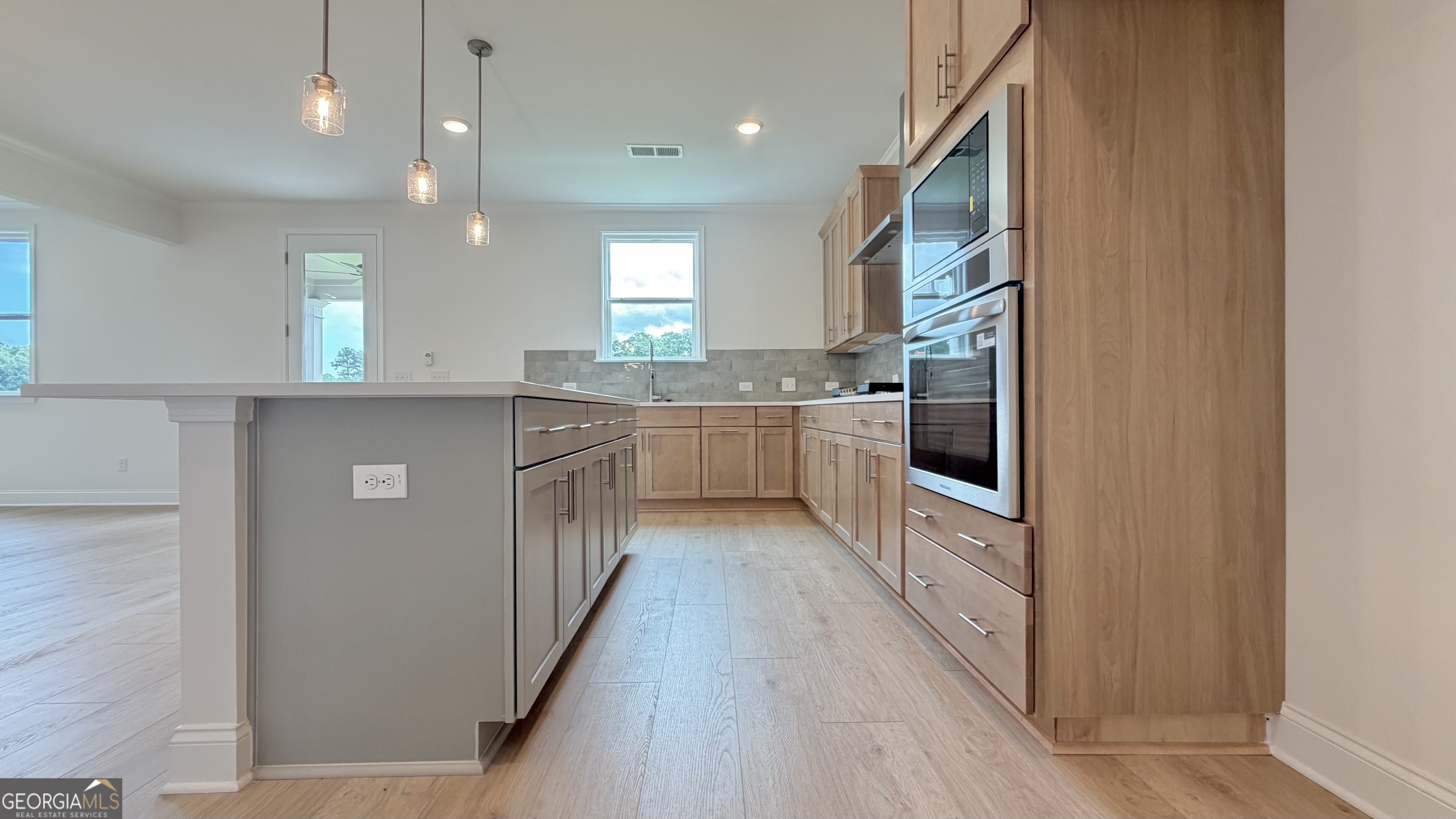 507 Grand Wehunt Drive Property Photo 10