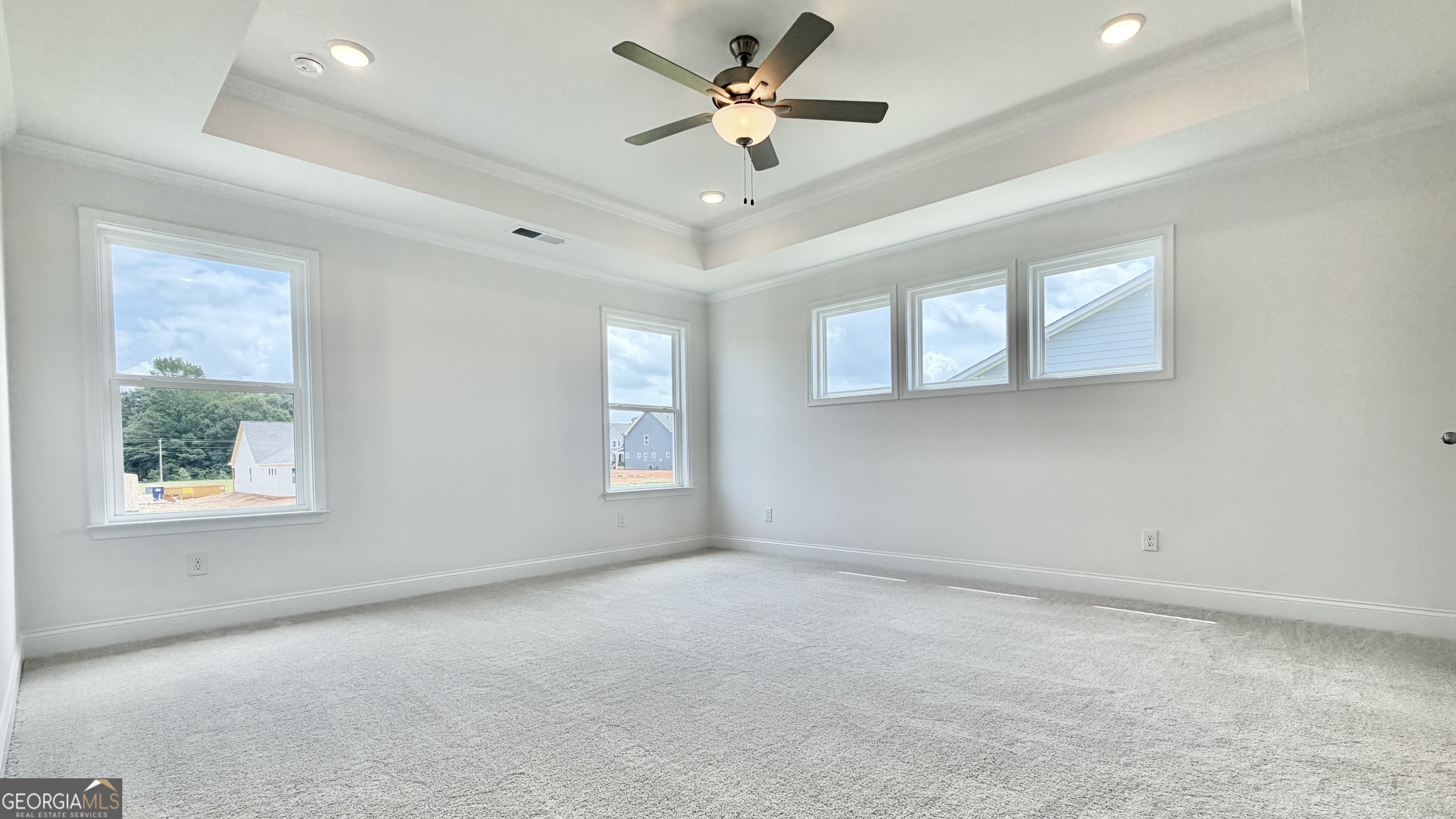 507 Grand Wehunt Drive Property Photo 17