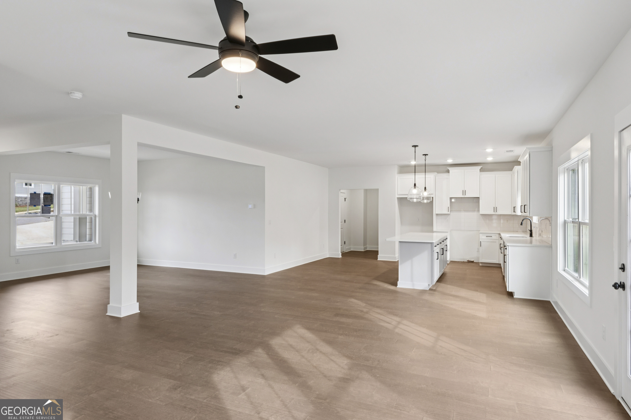 2645 Mills Bend Property Photo 5