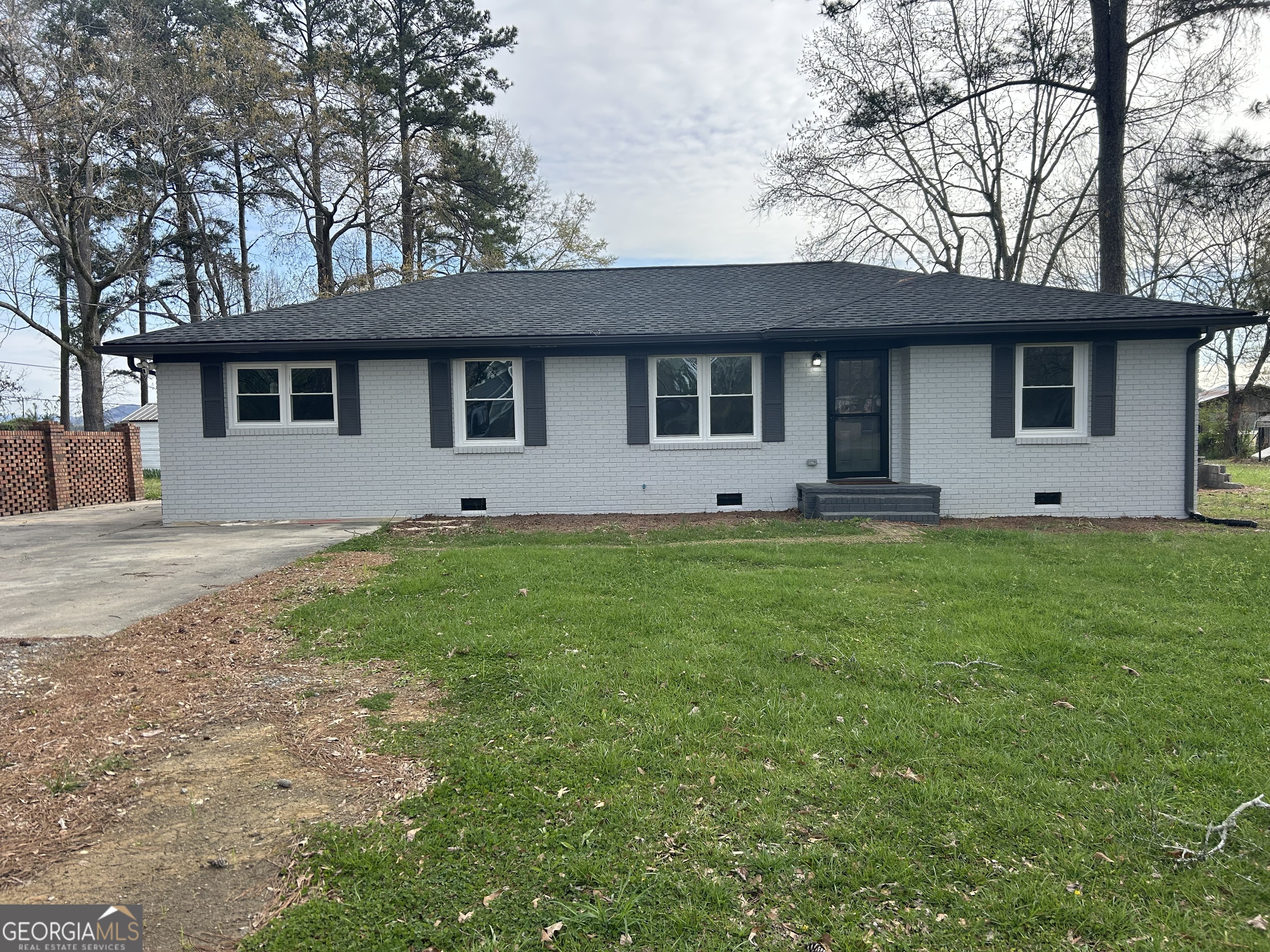 360 Warren Road NE