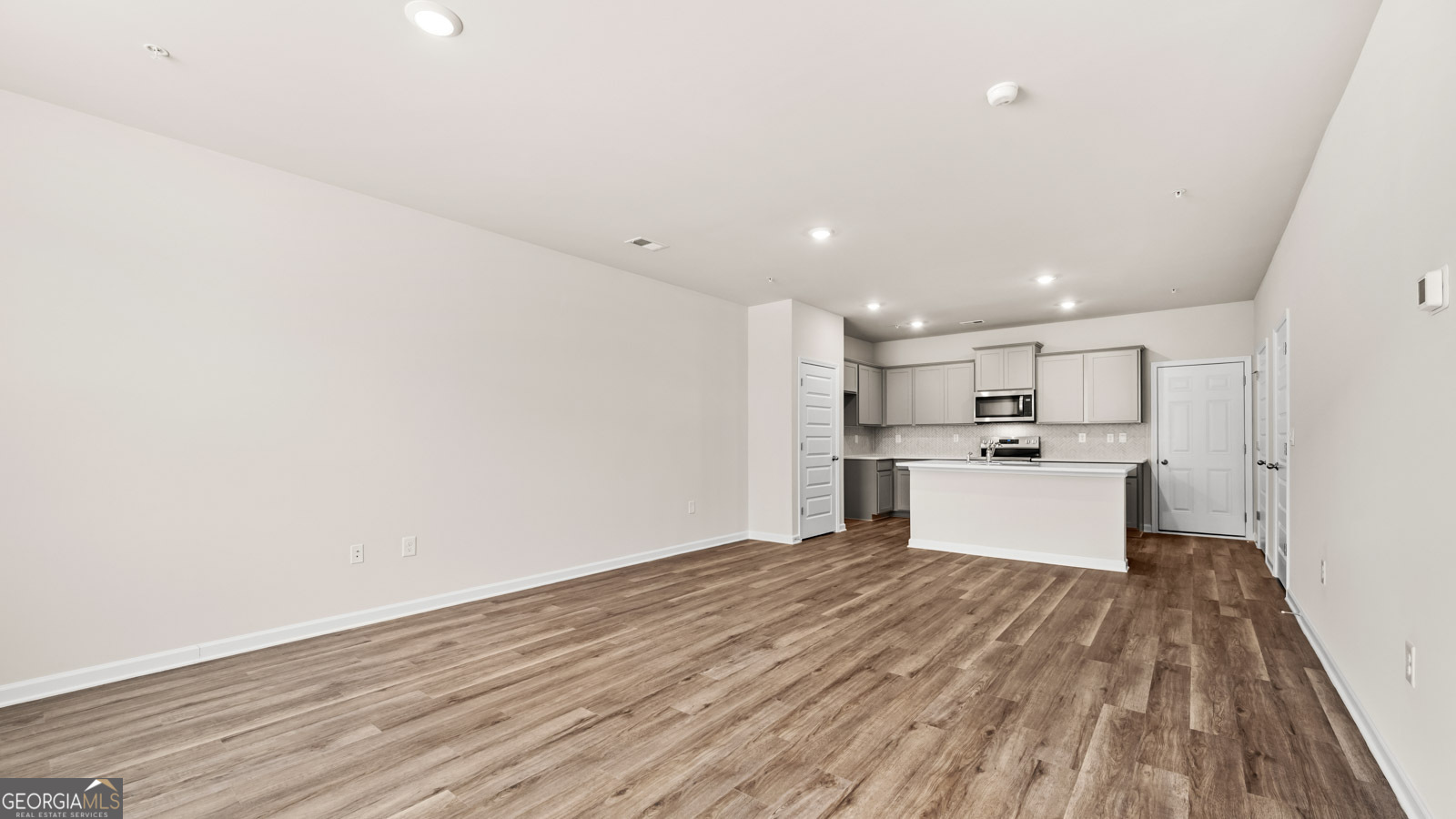 408 Reflection Drive Property Photo 3