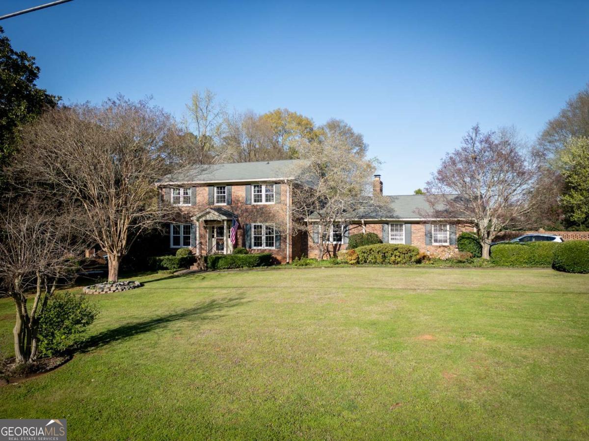 335 Sandstone Drive Property Photo 1