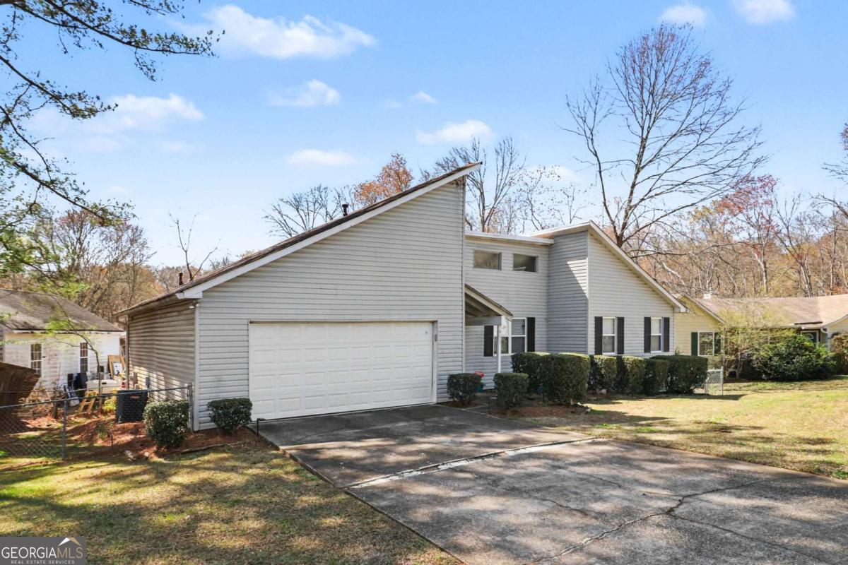 632 Woodknoll Court Property Photo 1
