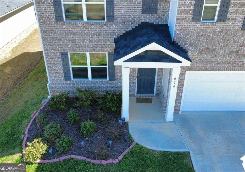 676 Whitman Lane Property Photo 3