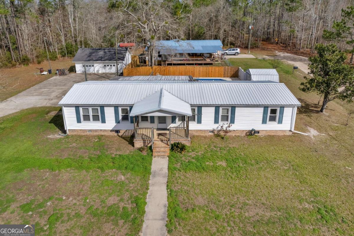 175 Oak Lake Drive Property Photo 1