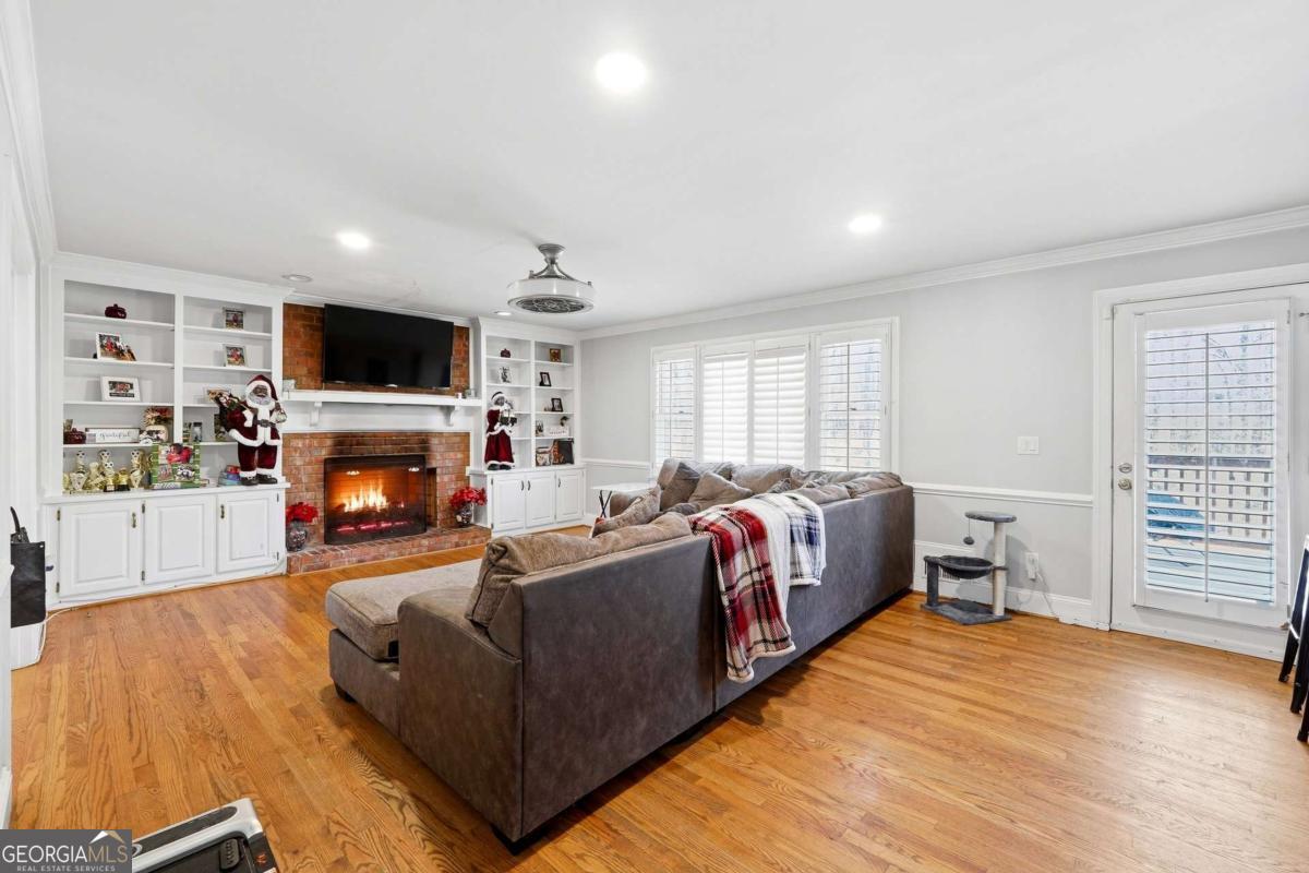 2021 Oak Branch Way Property Photo 3