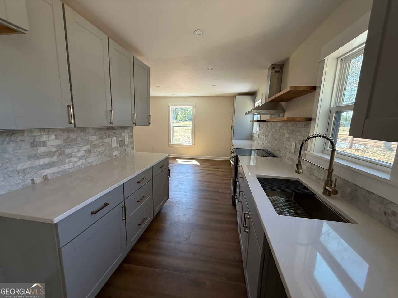 291 Mauldin Road Property Photo 3