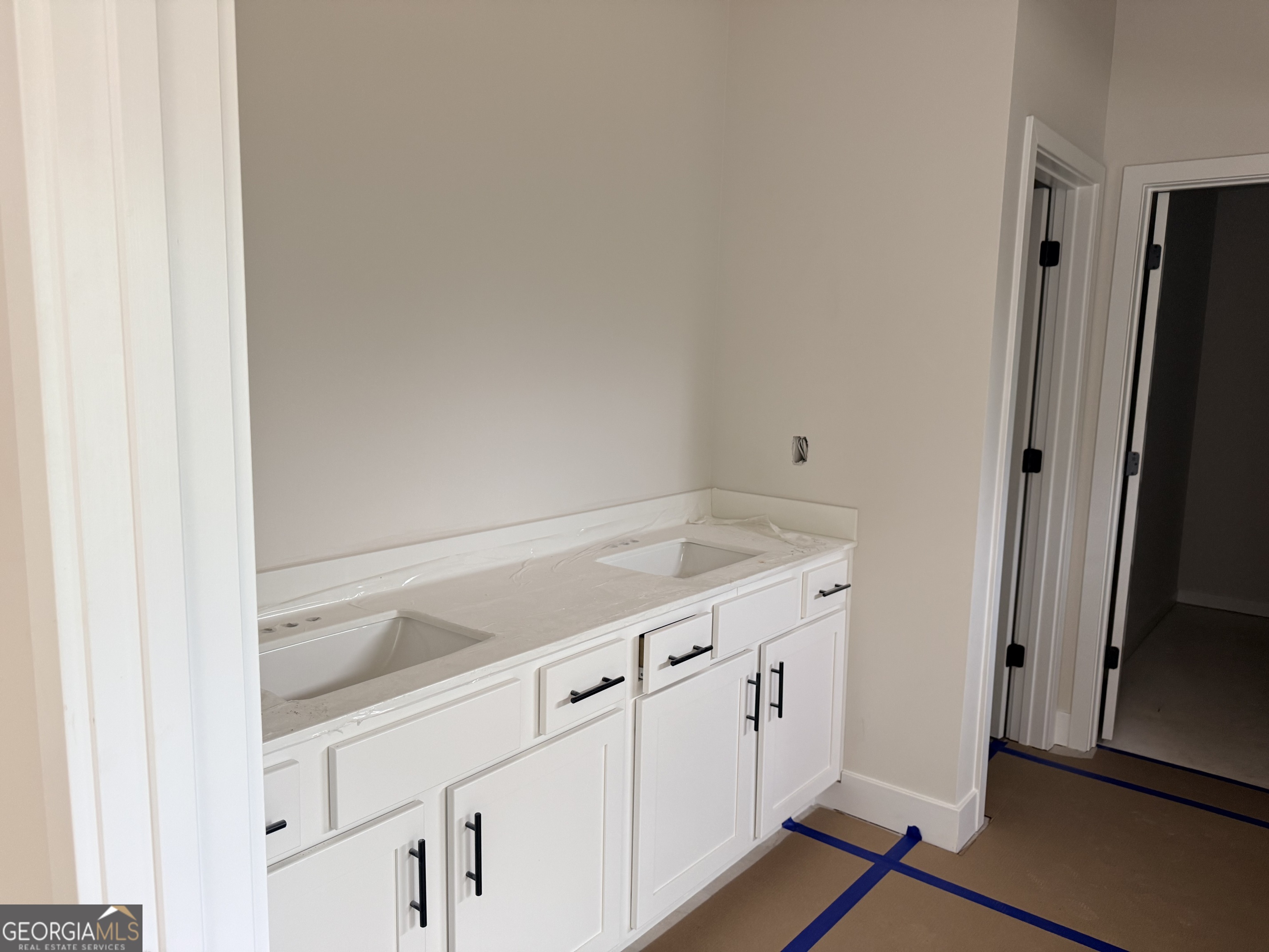 4 Commons Way Property Photo 10