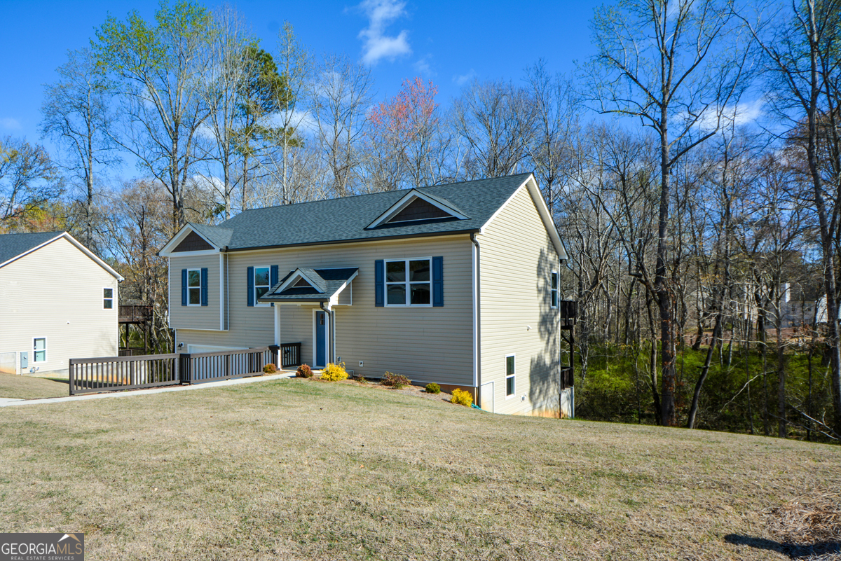 1816 Jessica Way Property Photo 3
