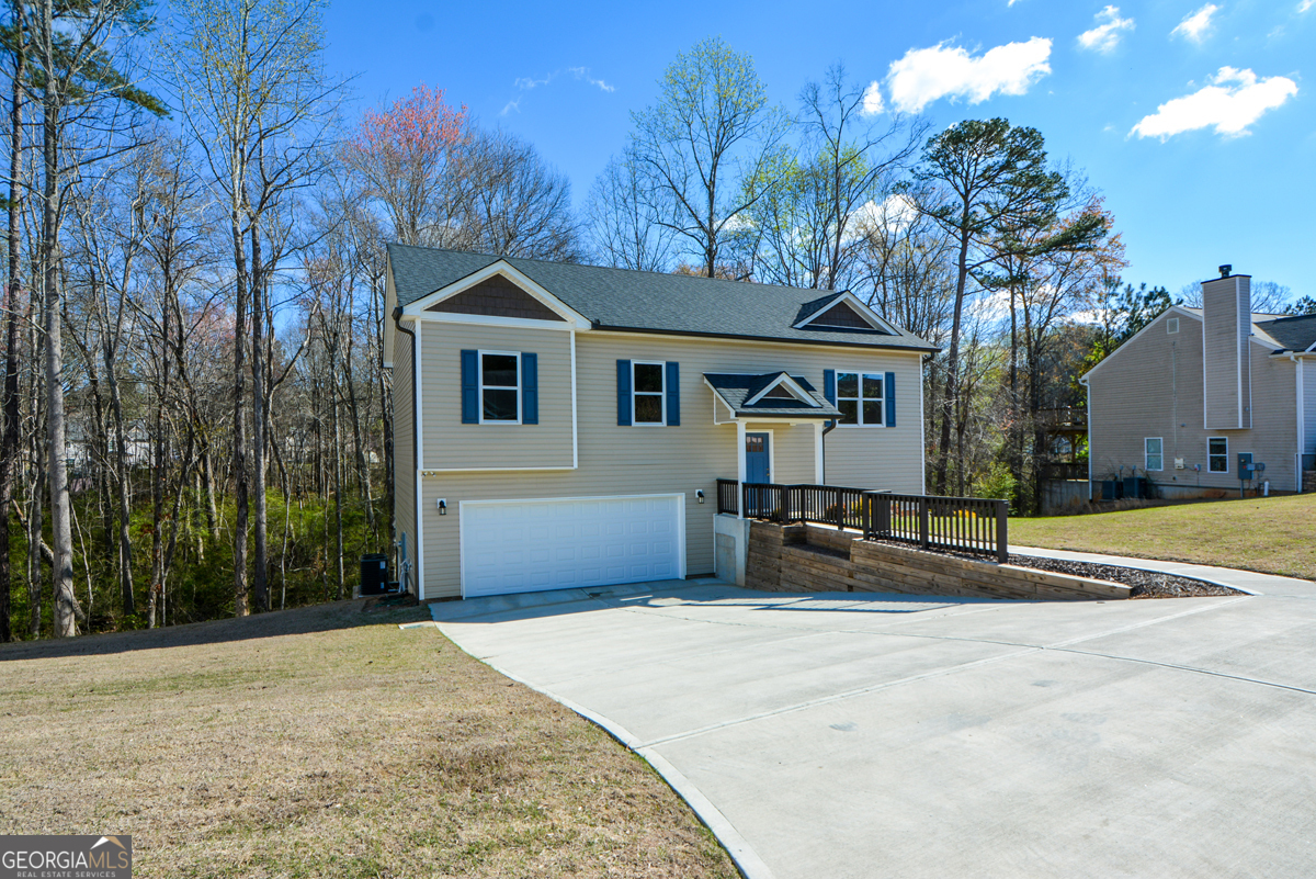 1816 Jessica Way Property Photo 4