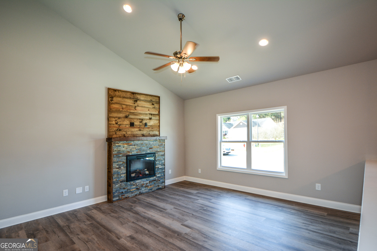 1816 Jessica Way Property Photo 10