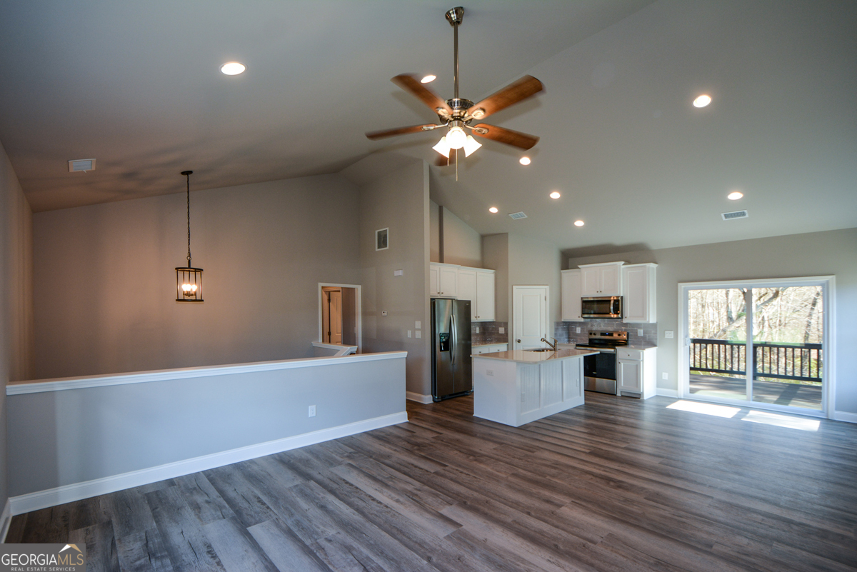 1816 Jessica Way Property Photo 13