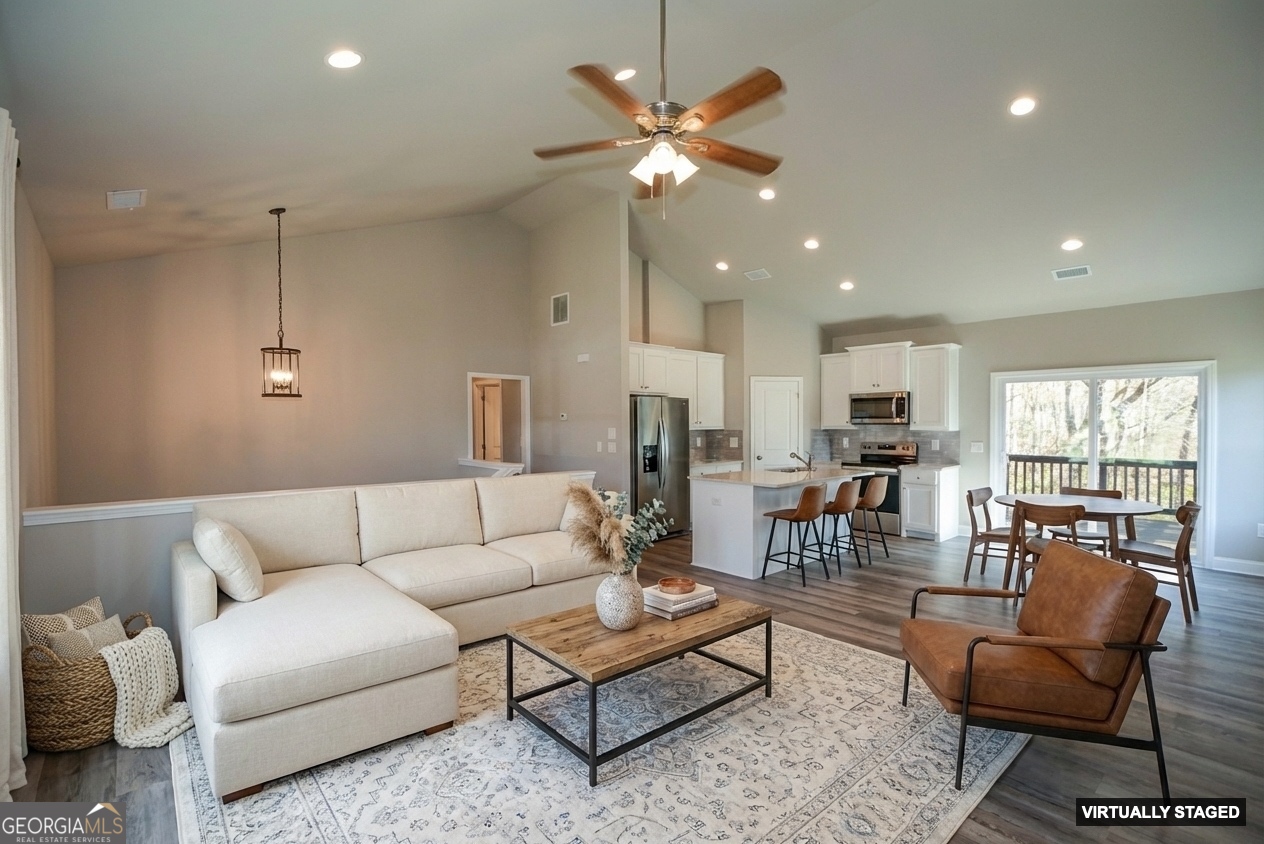 1816 Jessica Way Property Photo 14