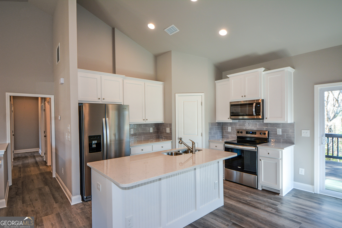 1816 Jessica Way Property Photo 28