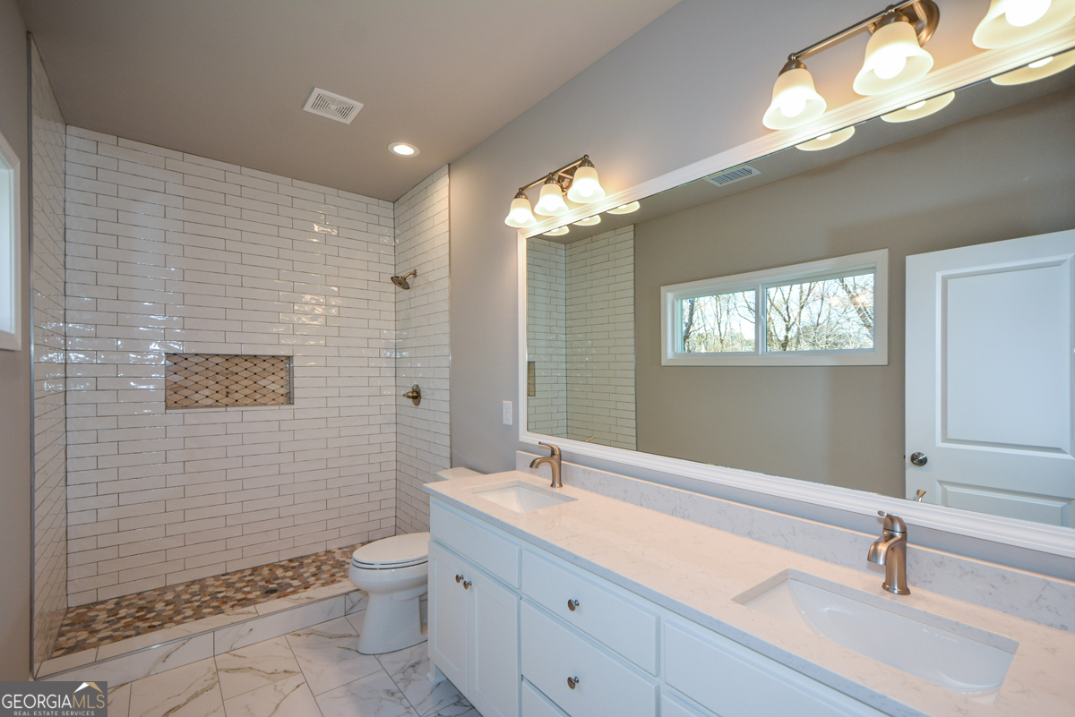 1816 Jessica Way Property Photo 43