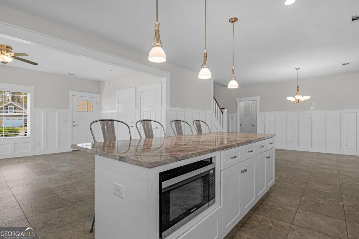 328 Windsor Road Property Photo 11