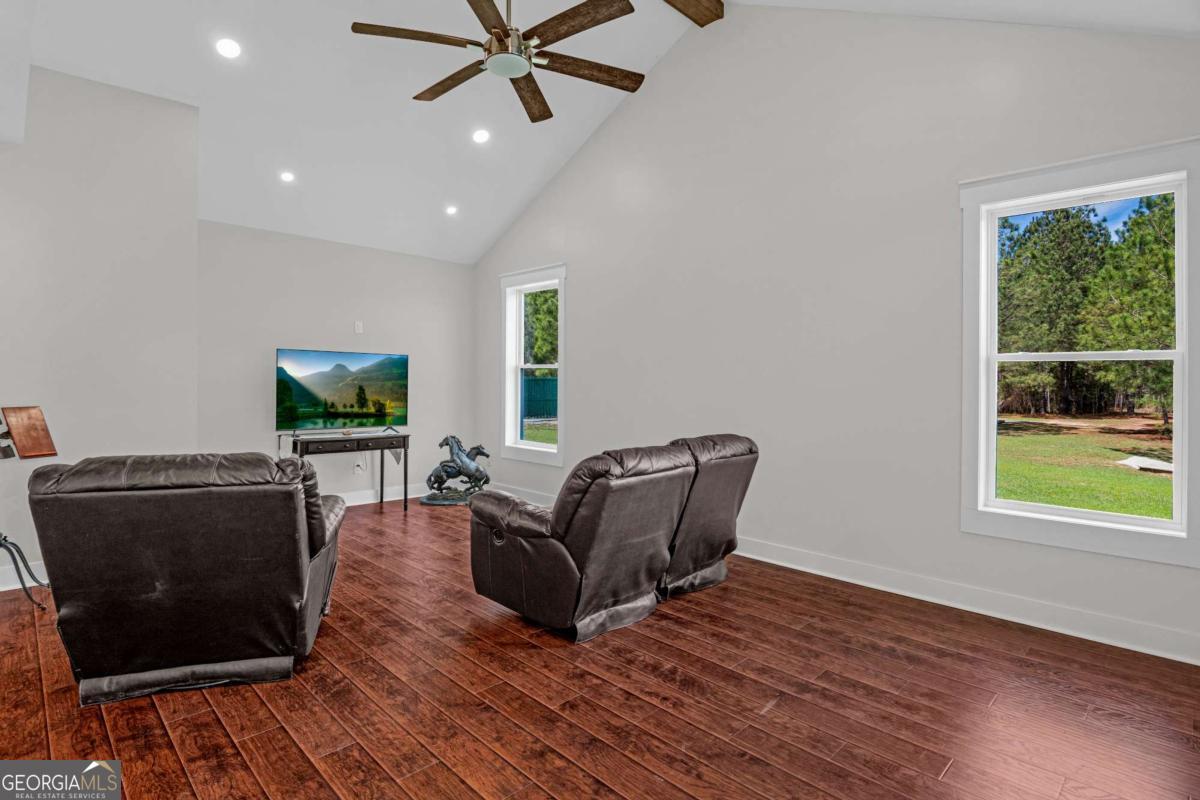 328 Windsor Road Property Photo 19