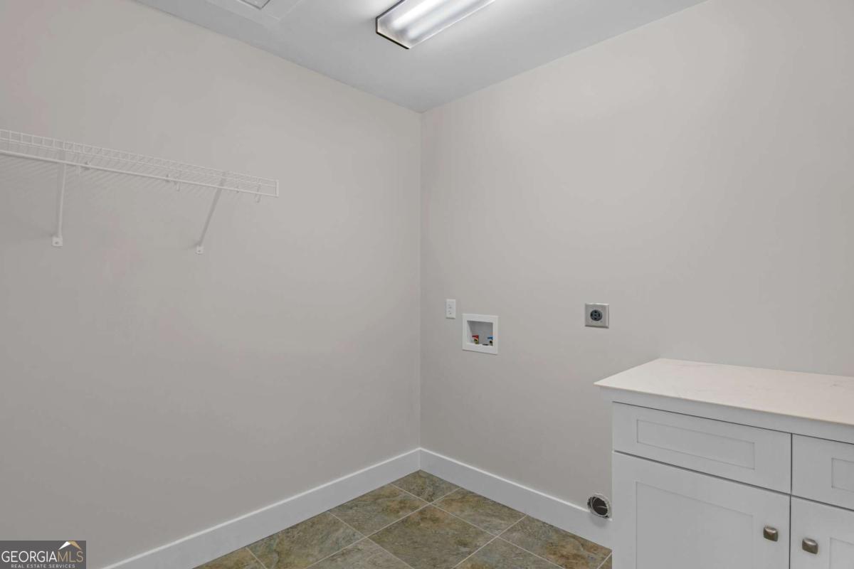 328 Windsor Road Property Photo 34