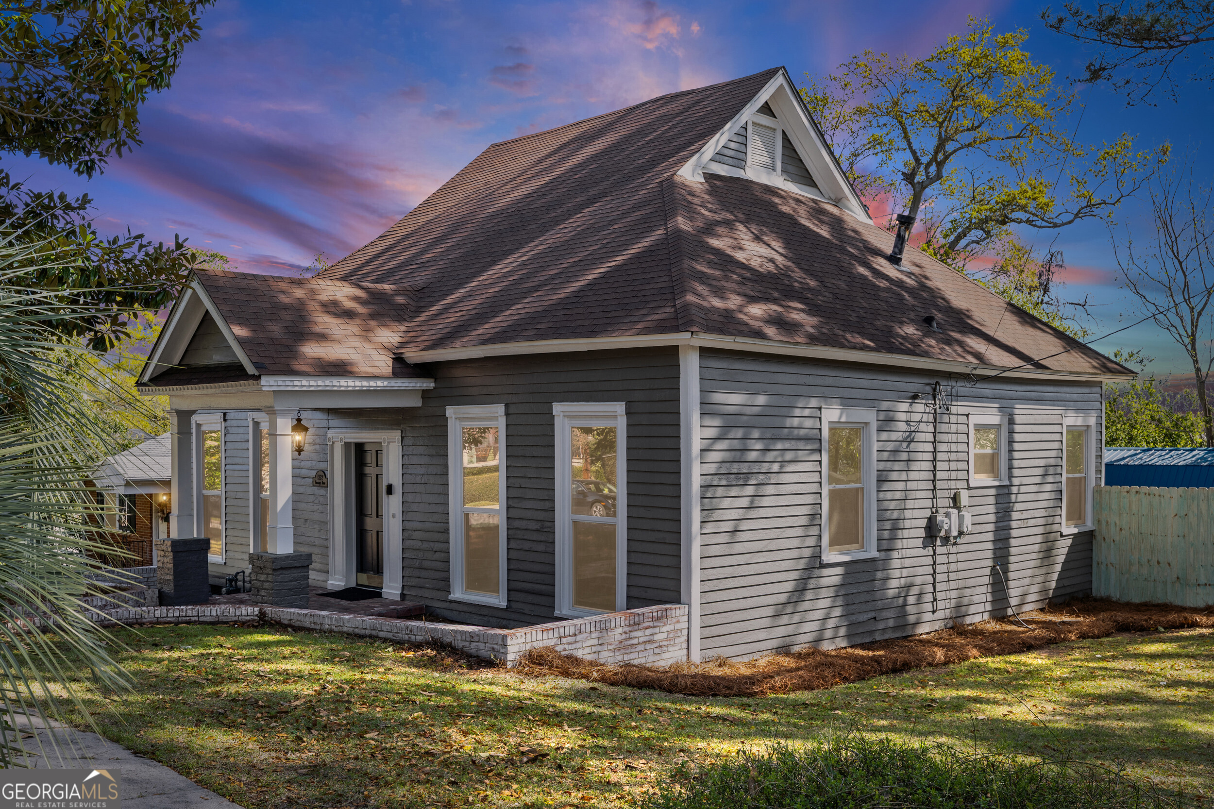 1232 Hickman Road Property Photo 2
