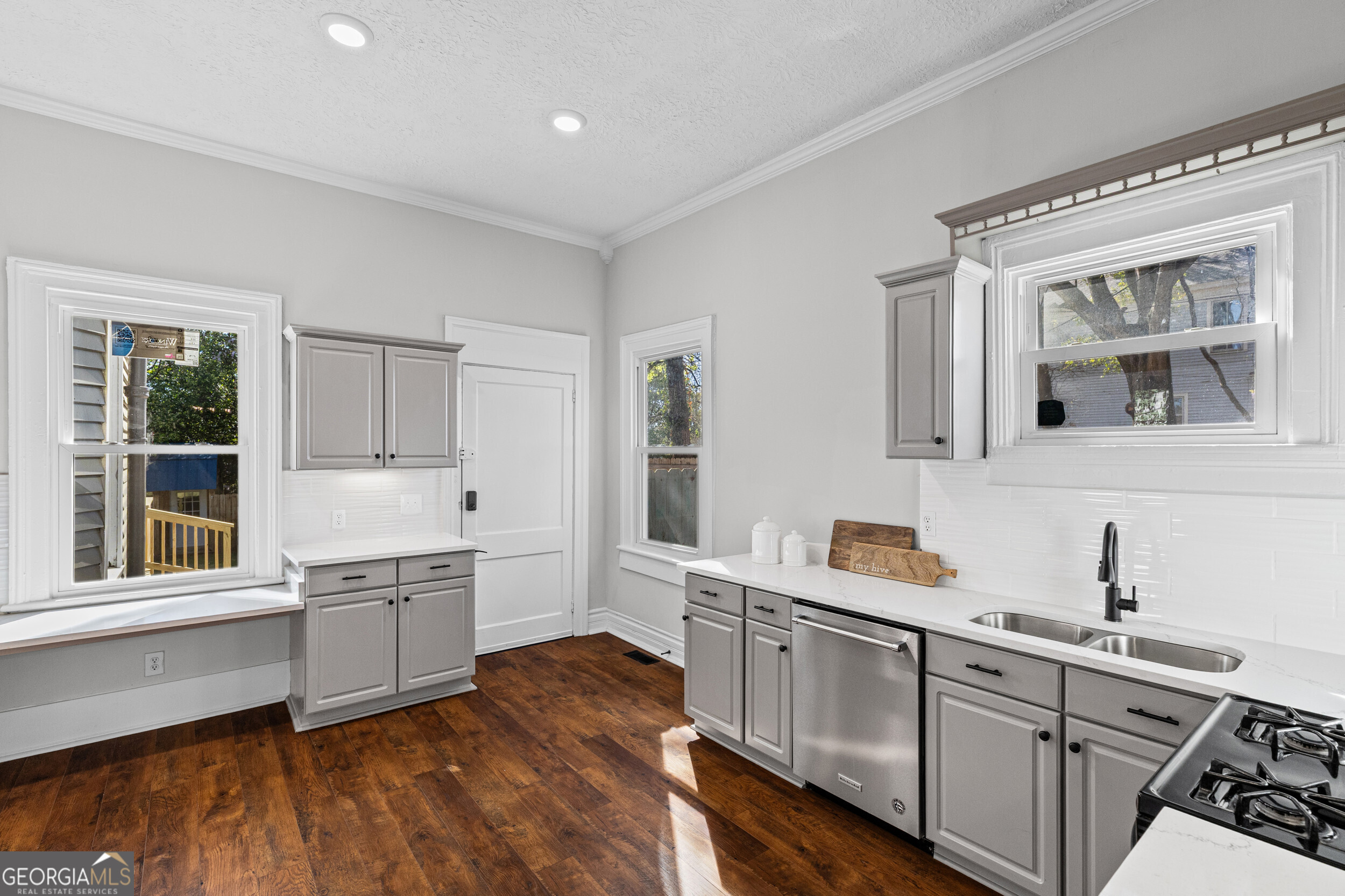 1232 Hickman Road Property Photo 7