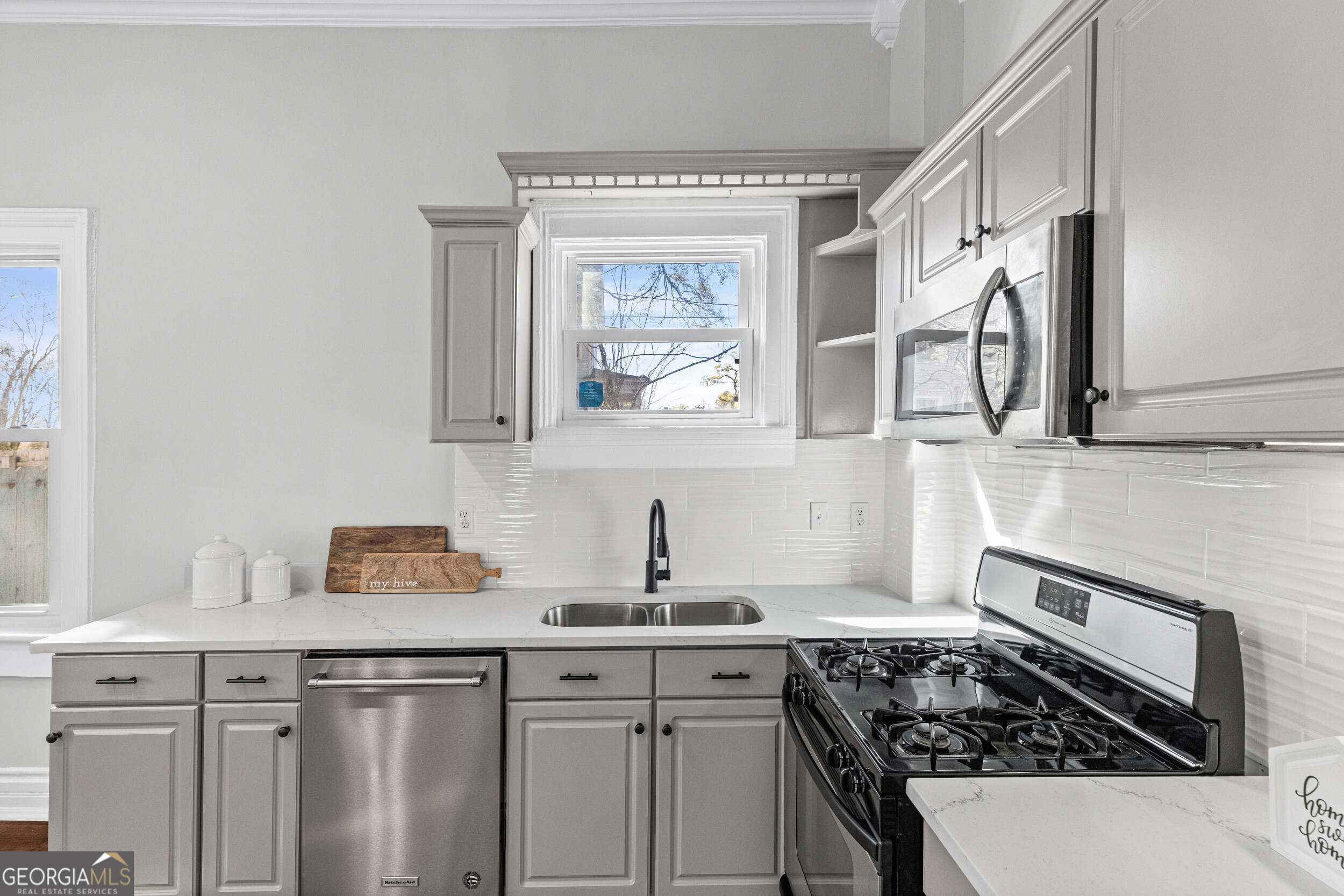 1232 Hickman Road Property Photo 10