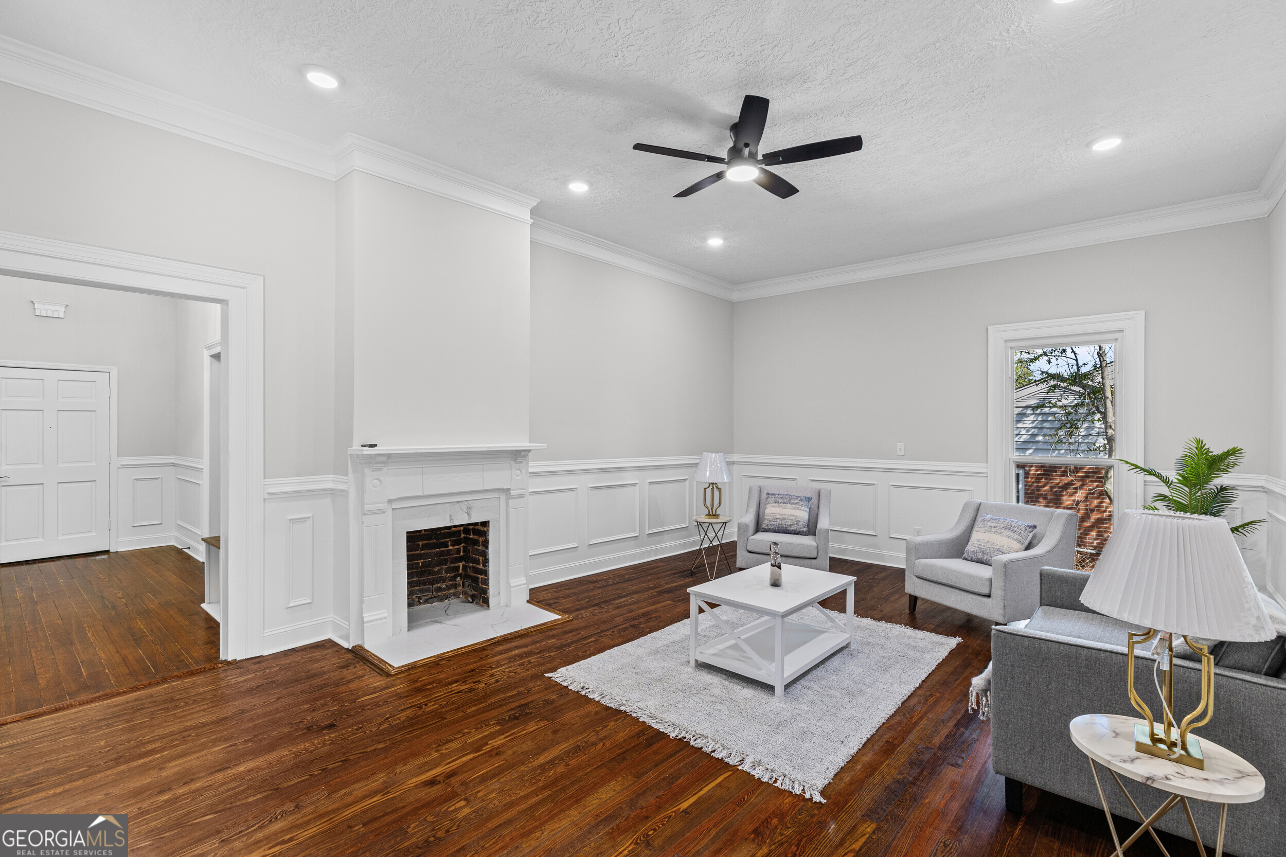 1232 Hickman Road Property Photo 12