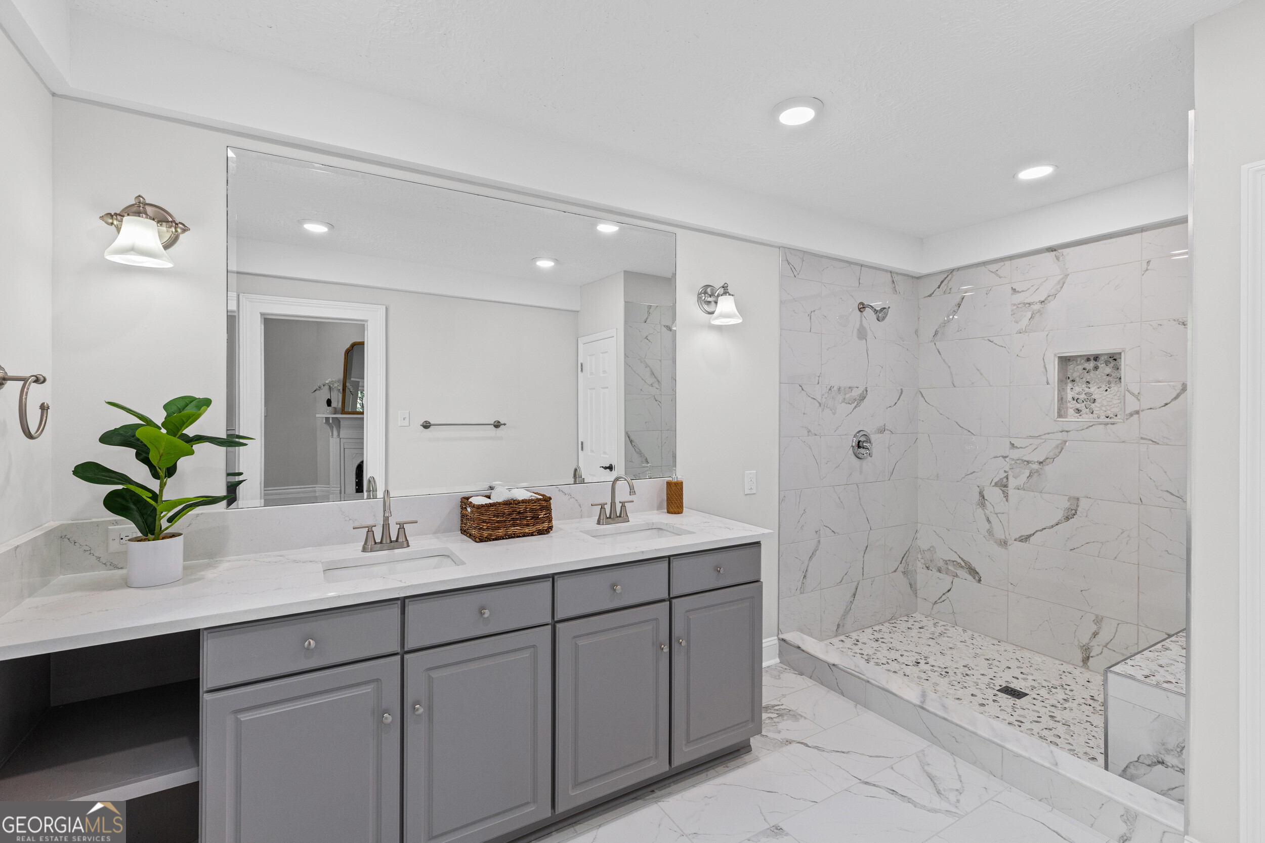 1232 Hickman Road Property Photo 17
