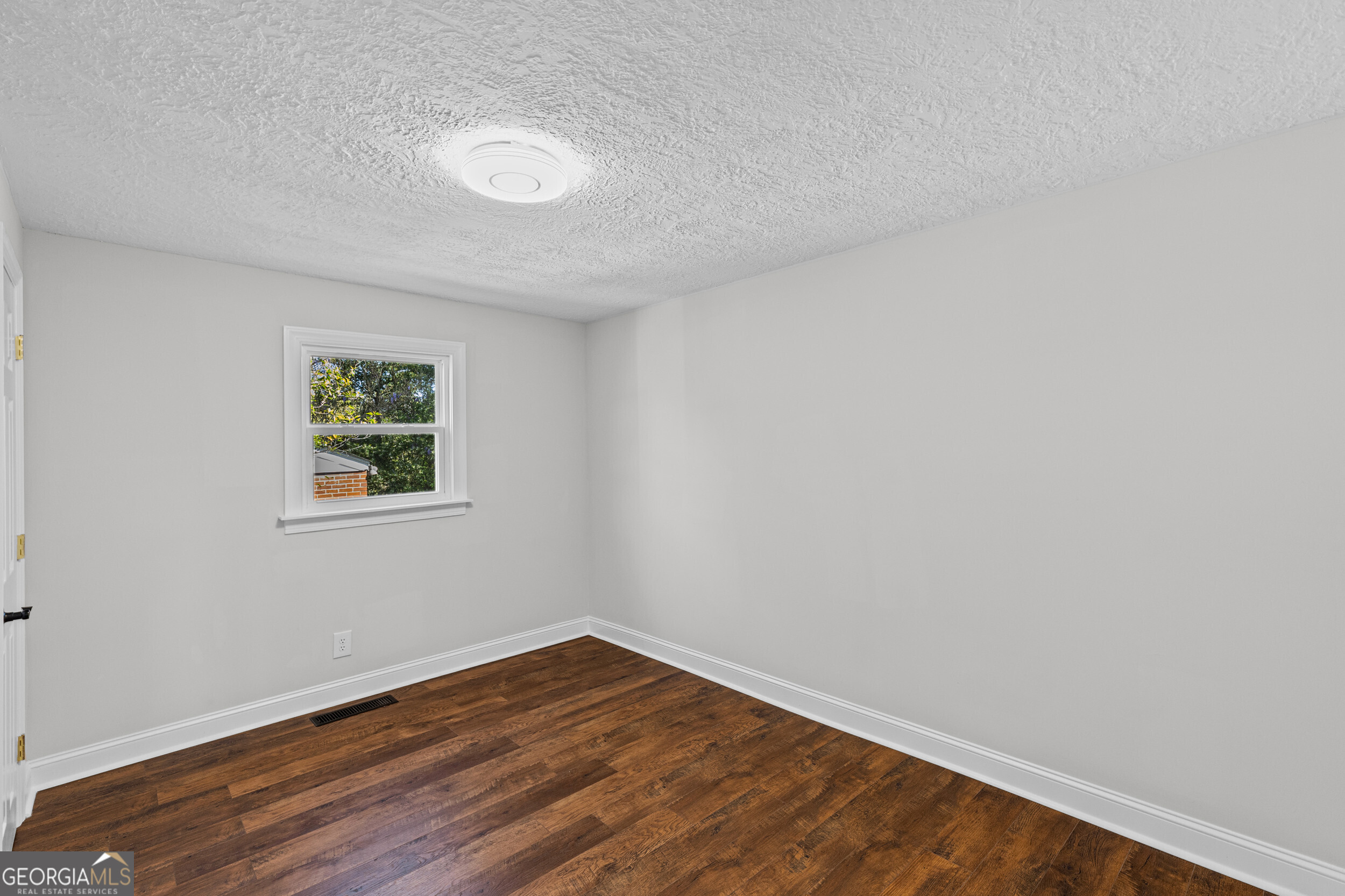 1232 Hickman Road Property Photo 22