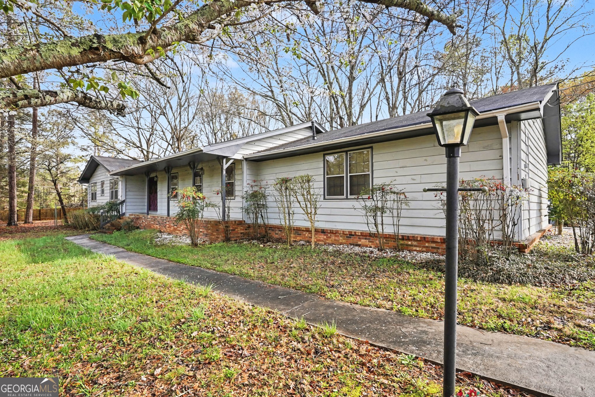1590 Colonial South Drive Sw Property Photo 3