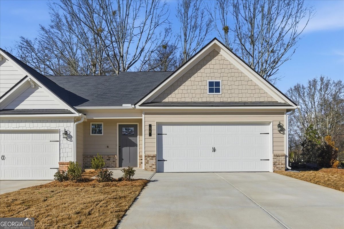 16 Silver Leaf Lane # 1 Property Photo 1