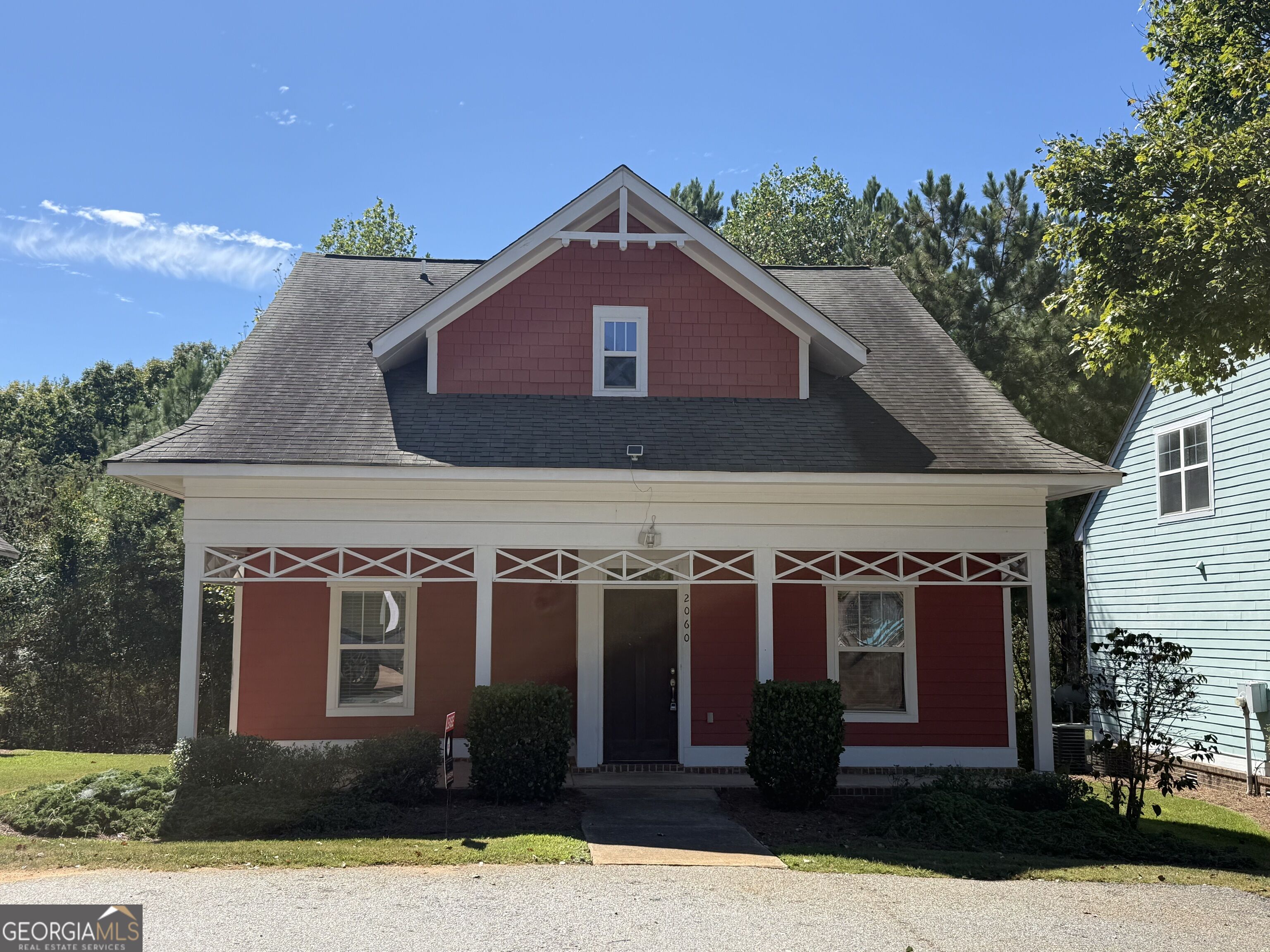 2060 Lakeside Drive Property Photo 1