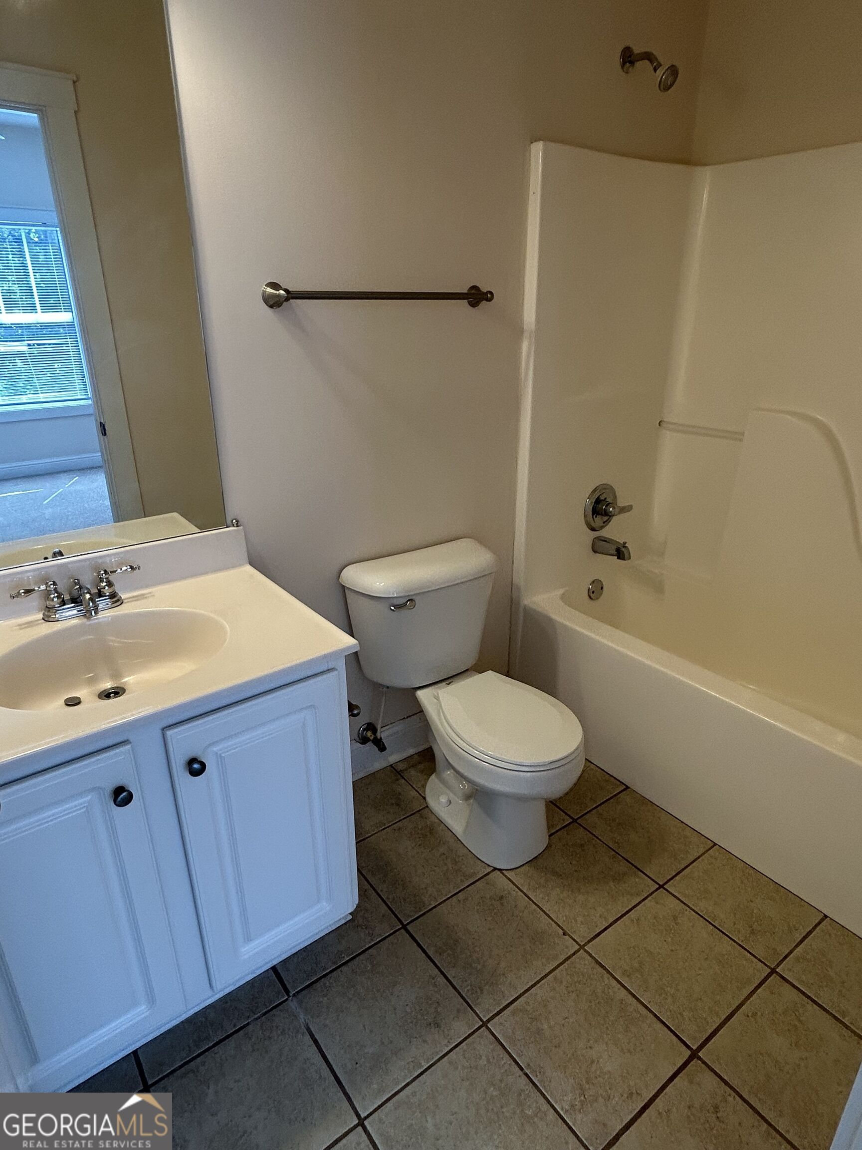 2060 Lakeside Drive Property Photo 11