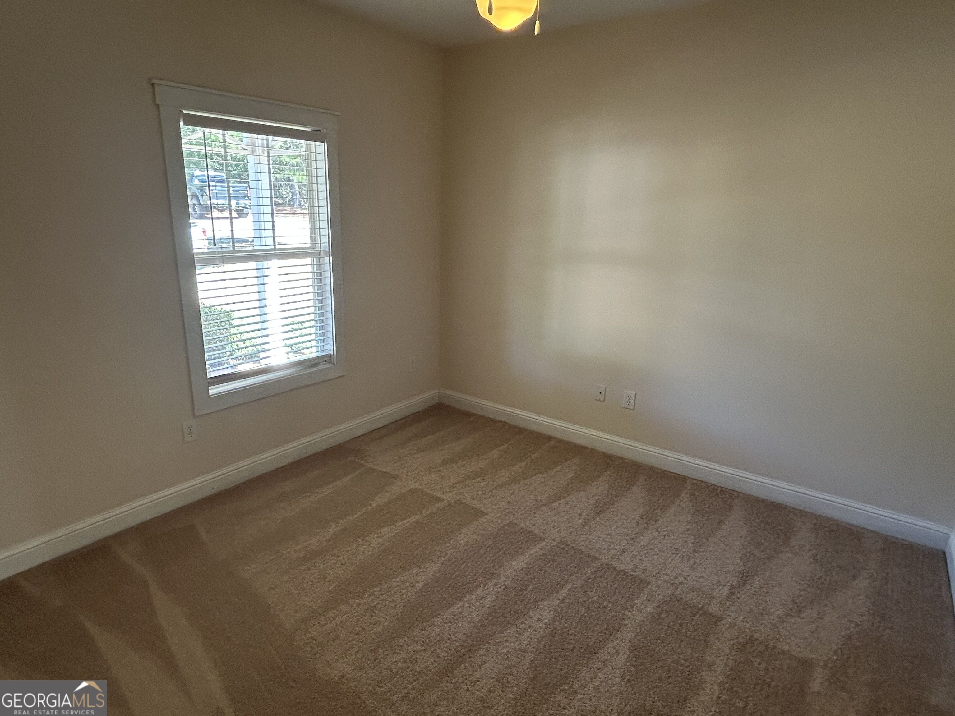 2060 Lakeside Drive Property Photo 12