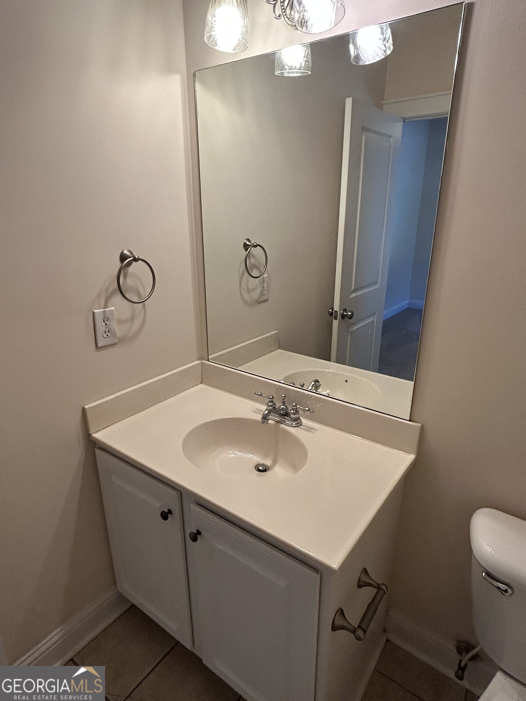 2060 Lakeside Drive Property Photo 15