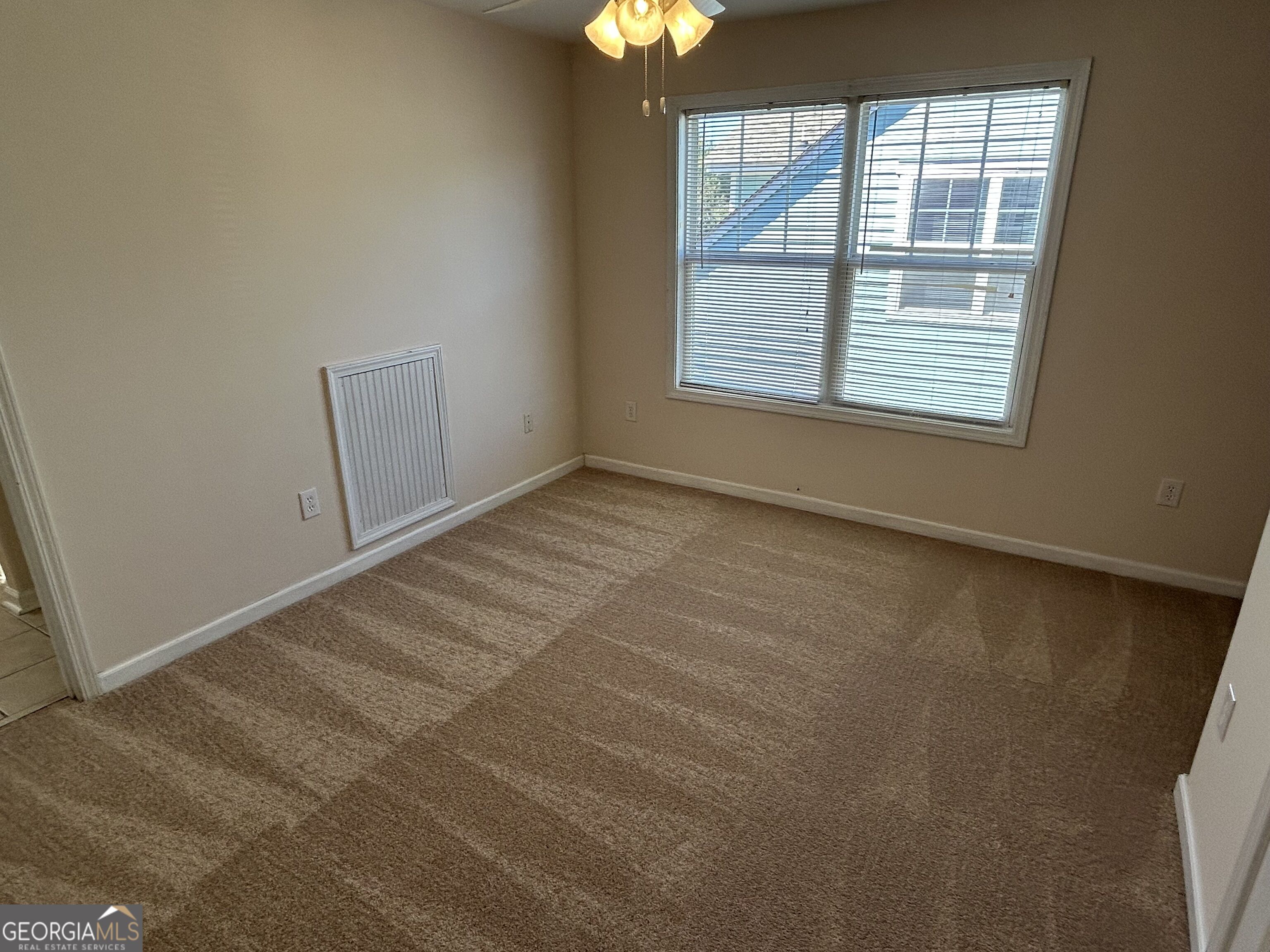 2060 Lakeside Drive Property Photo 16