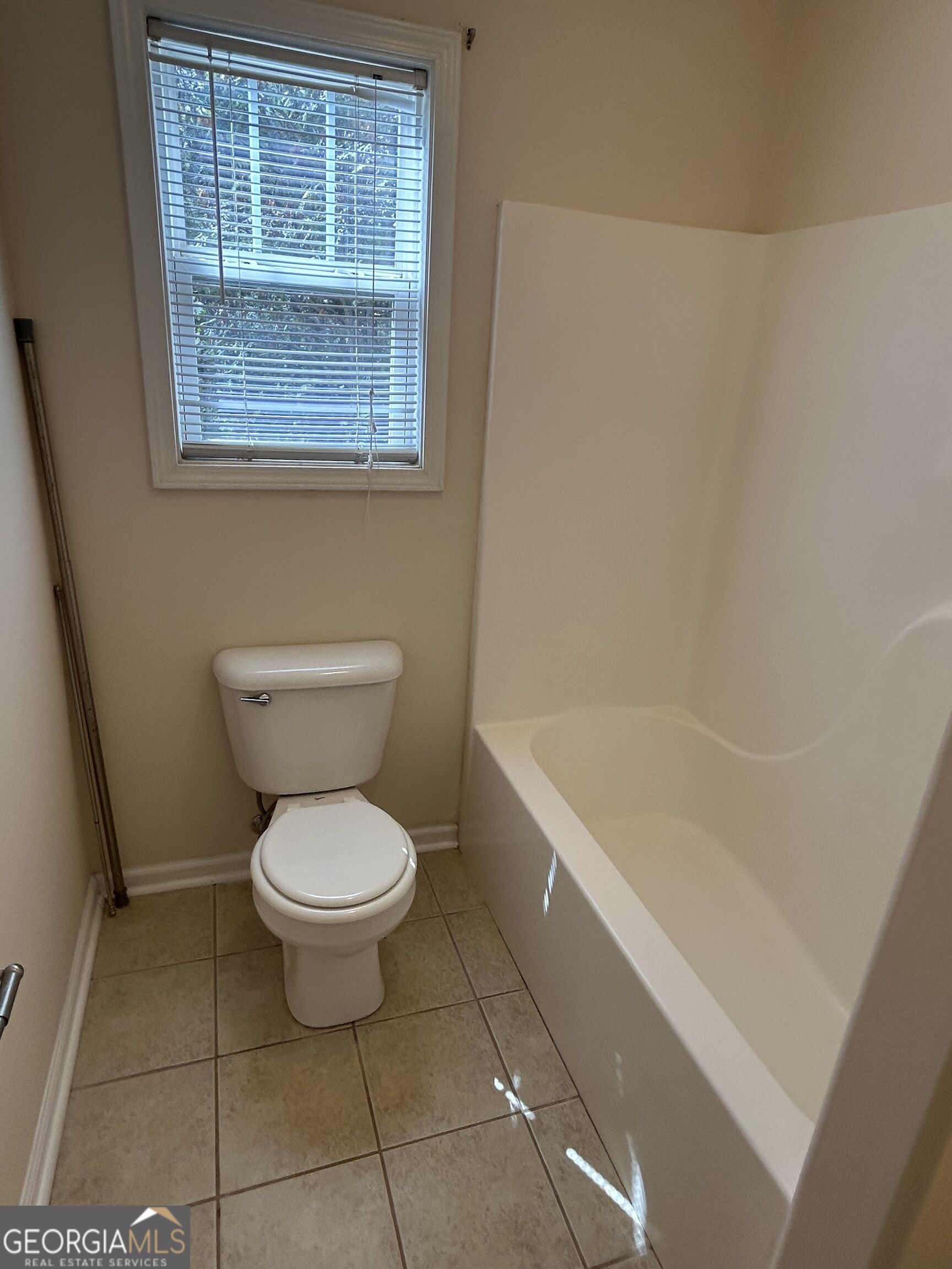 2060 Lakeside Drive Property Photo 17