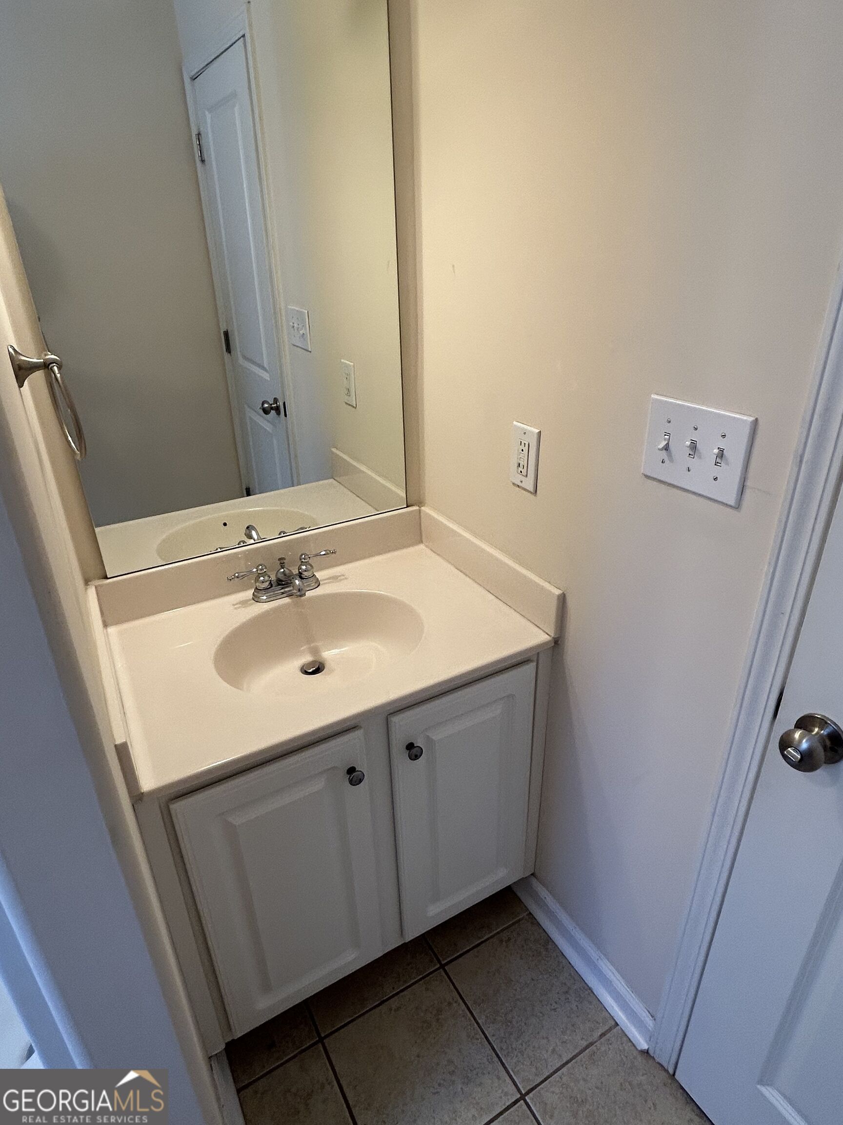 2060 Lakeside Drive Property Photo 18